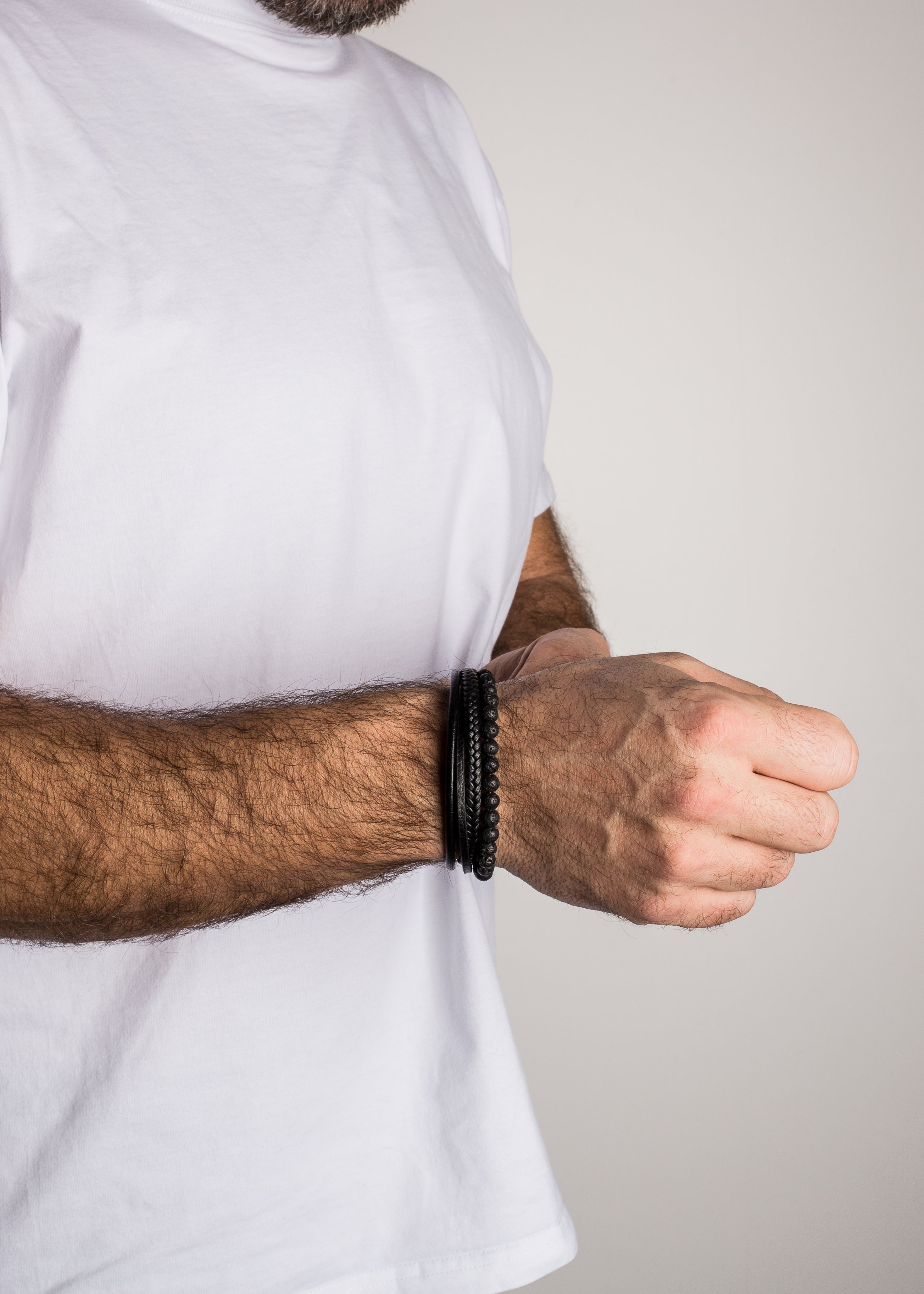 AK-B-BEL-02-Akitsune-Bellum-Leather-Beaded-Bracelet-Silver-Model-2