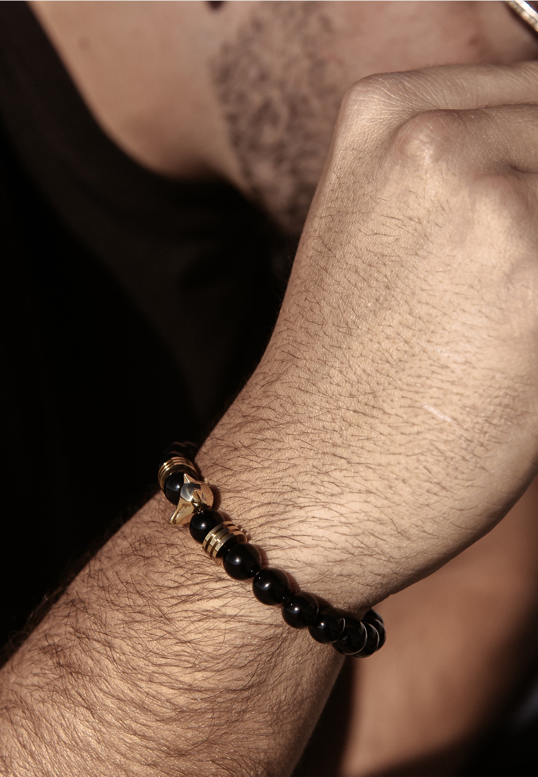 AK-B-OBS-04-Akitsune-Obsidian-Beaded-Bracelet-Fox-Gold-Black-Mood
