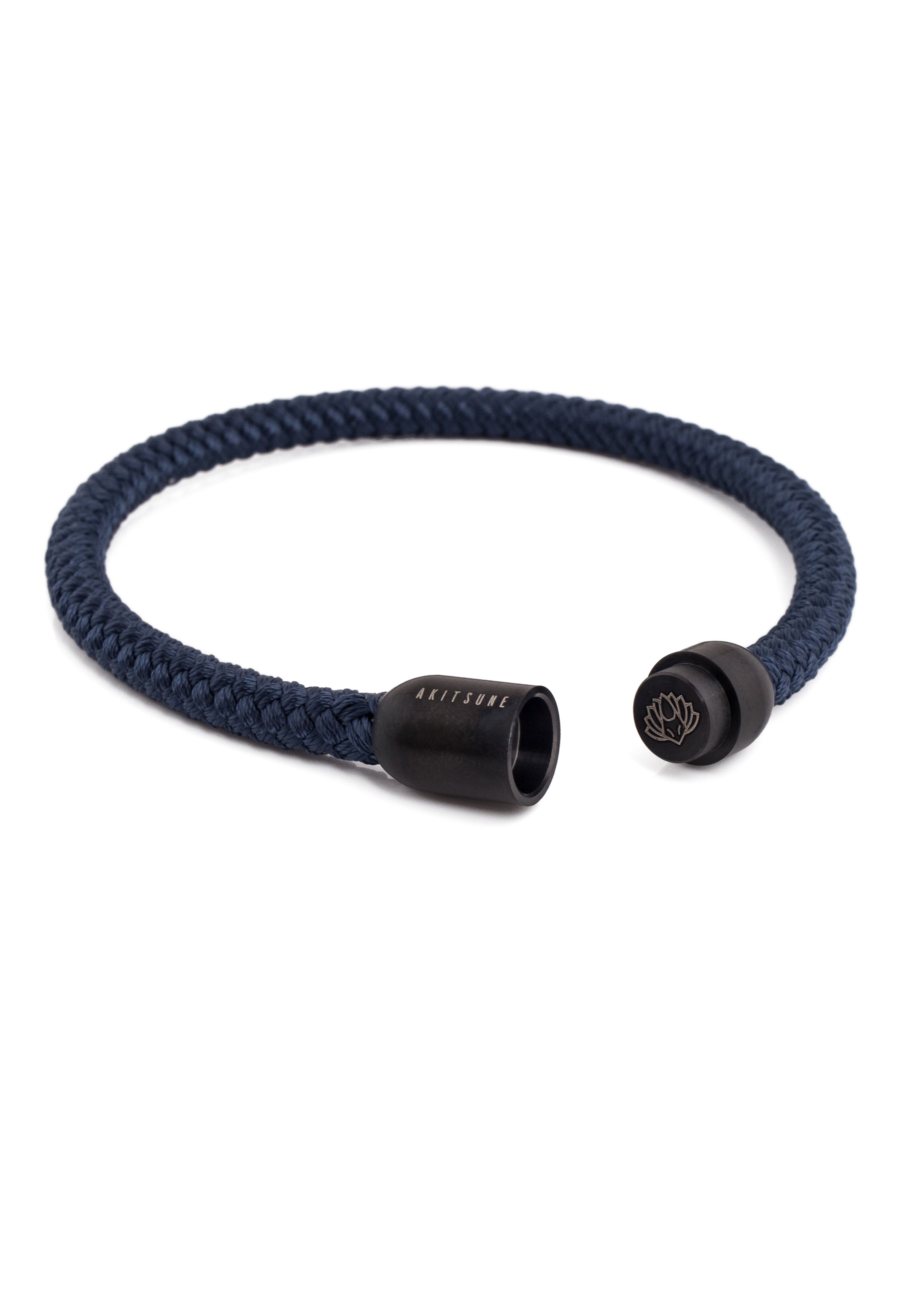 AK-B-SILV-15-Akitsune-Silva-Nylon-Bracelet-Black-Navyblue-Magnet