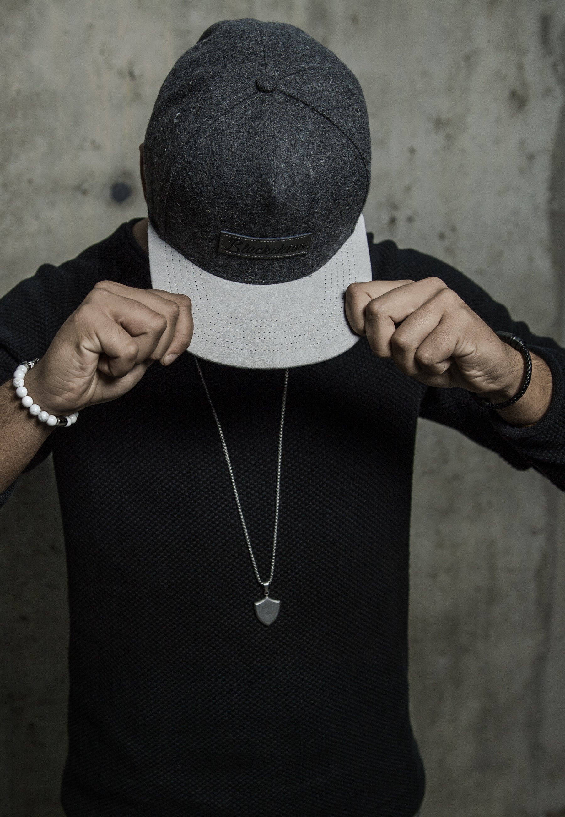 AK-PEN-INS-03-Akitsune-Insignia-Pendant-Silver-Shield-Mood-3