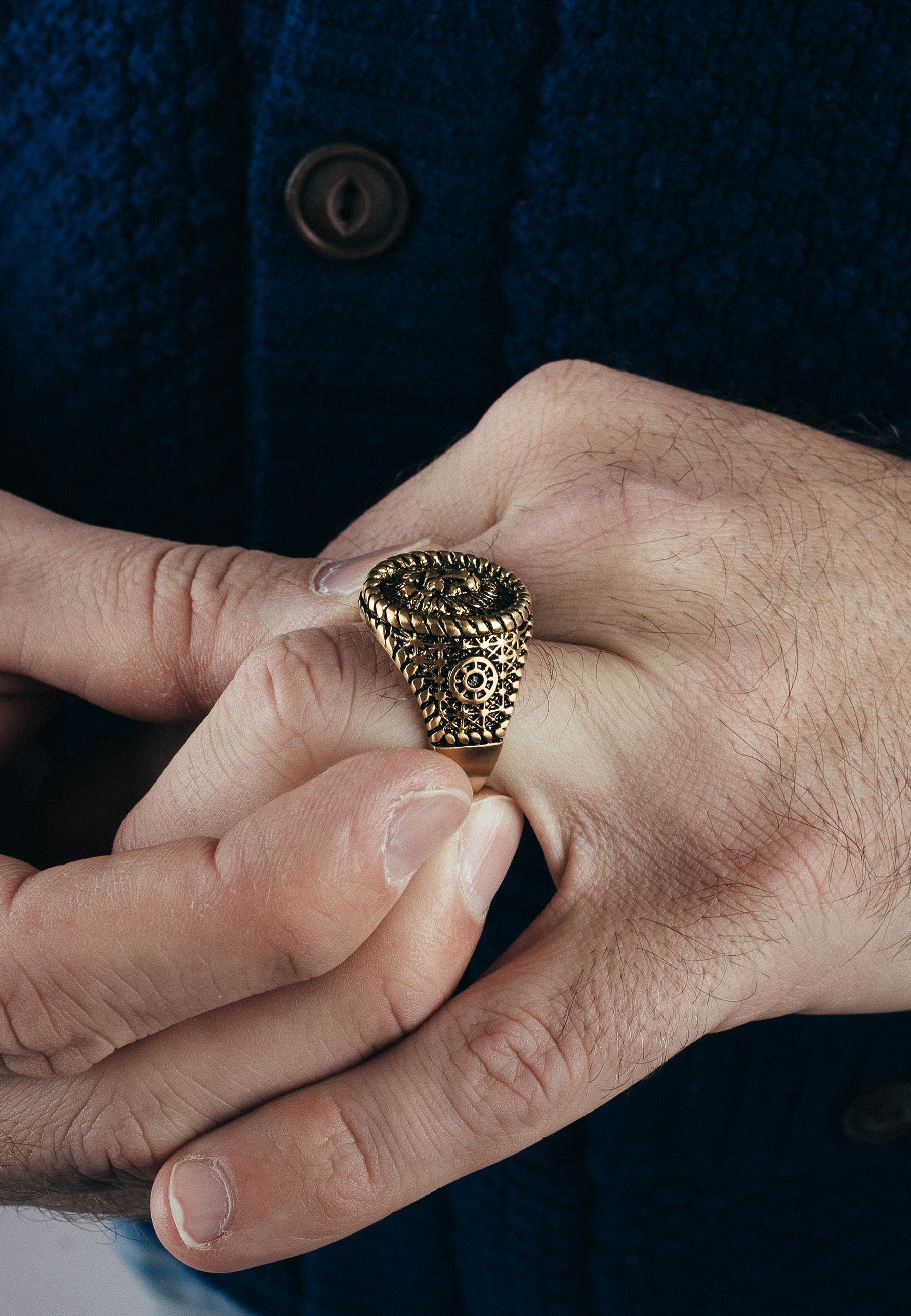 AK-R-IMP-01-Akitsune-Mortis-Ring-Gold-Model-5x4S5L6Og3ytDDd0