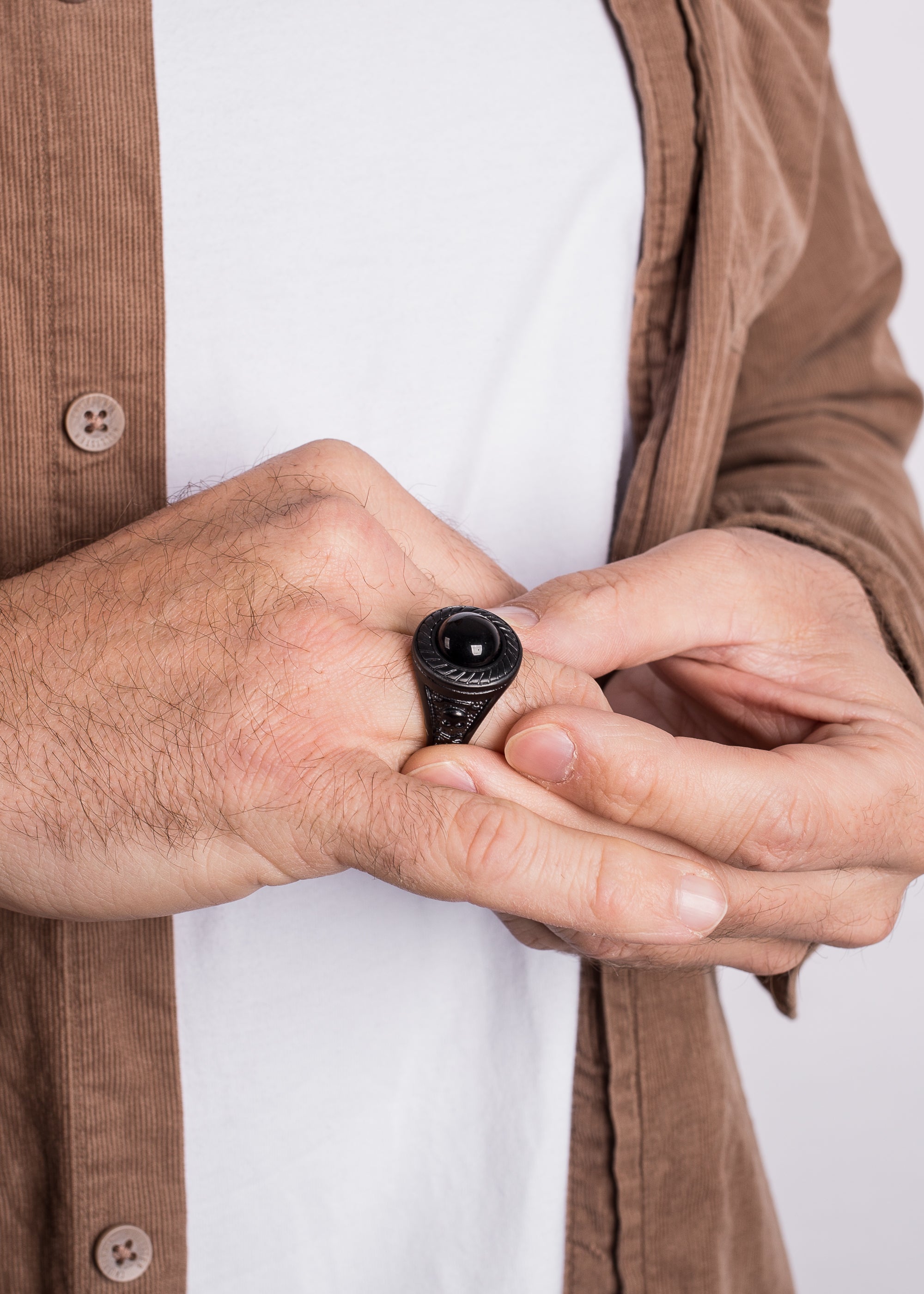 AK-R-MOR-01-Akitsune-Mortis-Ring-Black-Model-2-5x4txpwV2eak8LeA