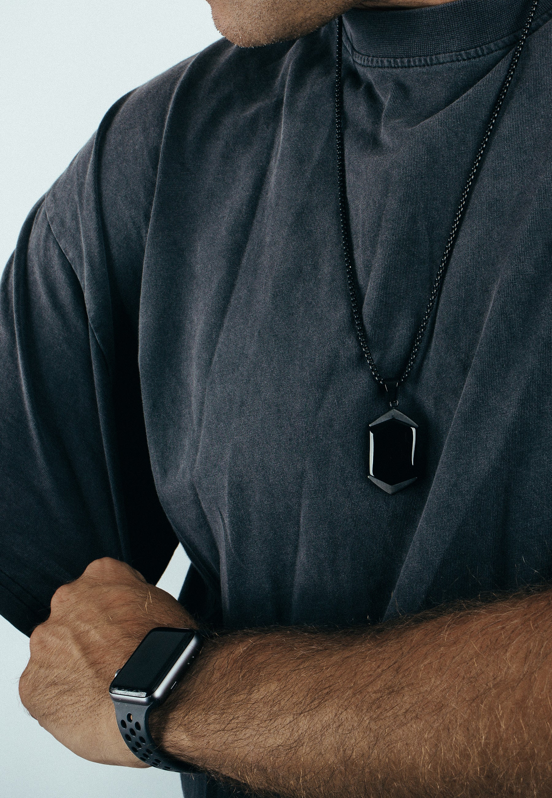 Akitsune-Abyssum-Pendant-Matte-Black-Black-Model