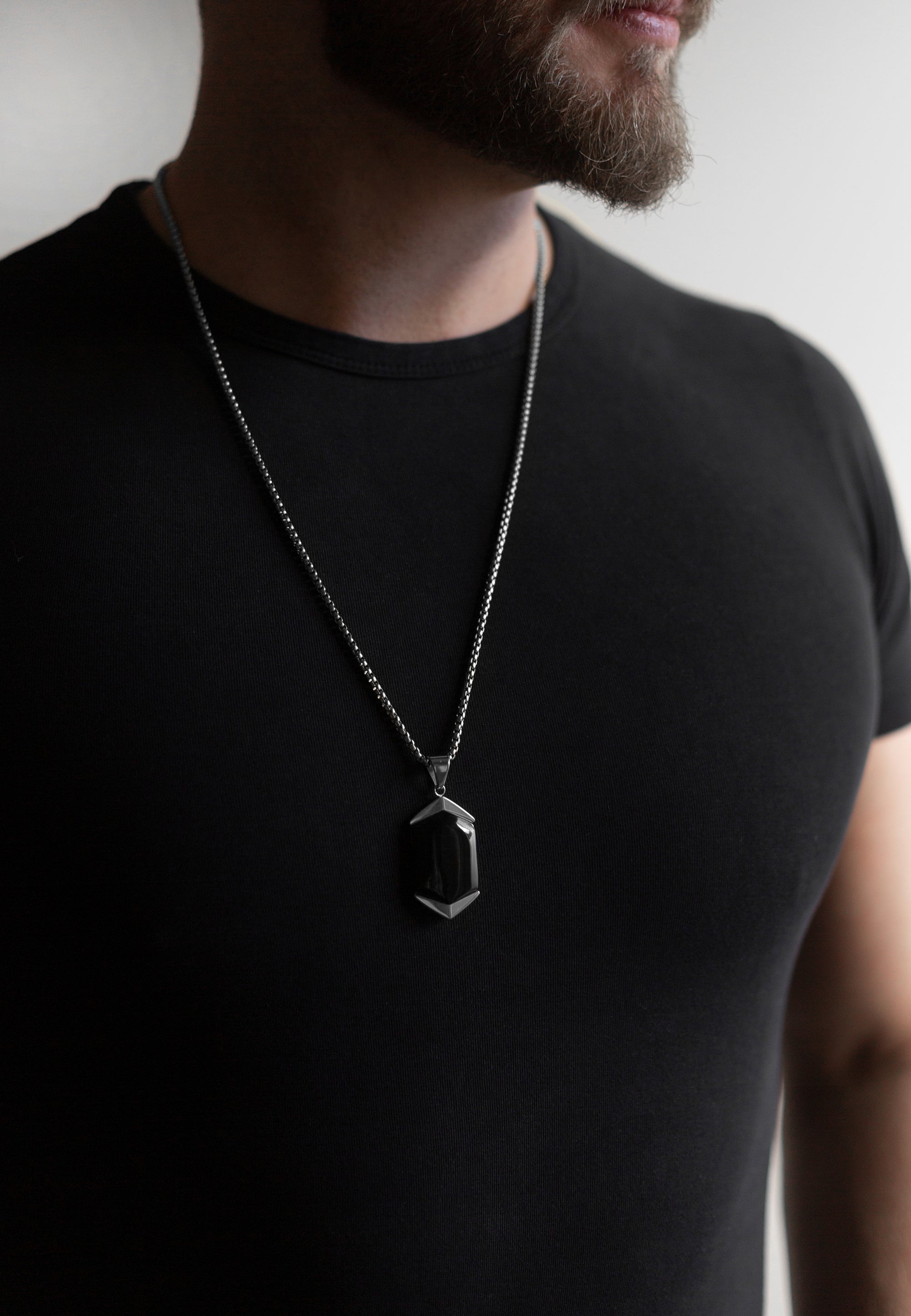 Akitsune-Abyssum-Pendant-Silver-Black-Stone-Model-2