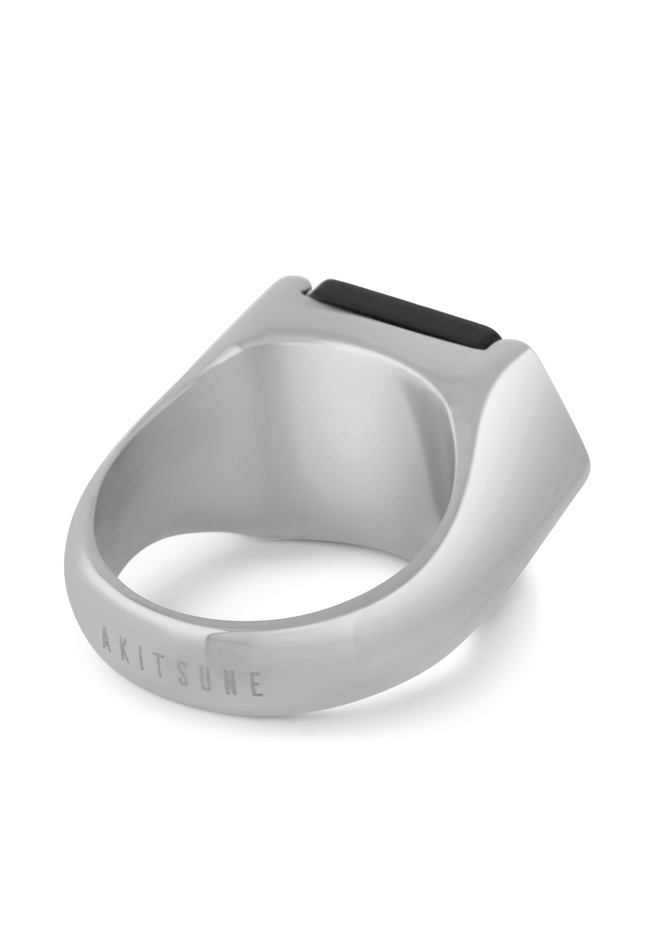 Akitsune-Abyssum-Ring-Silver-Black-Stone-Flat-Back