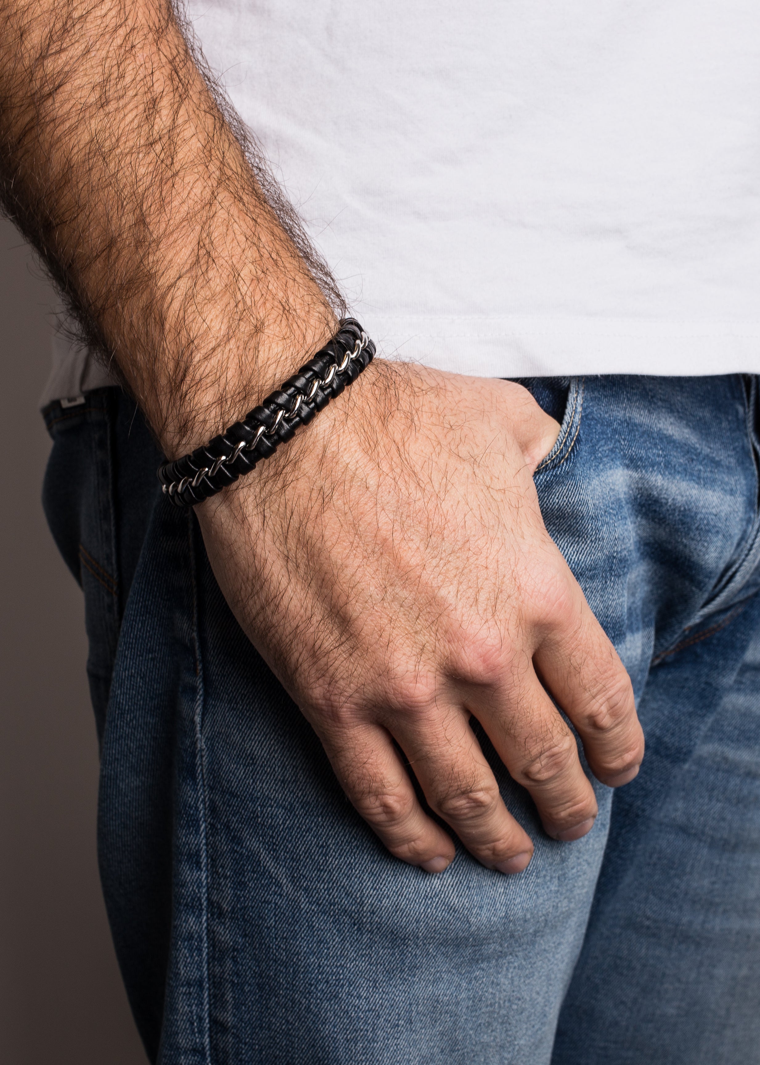 Akitsune-Adeptus-Leather-Bracelet-Silver-Black-Mens-Model-2