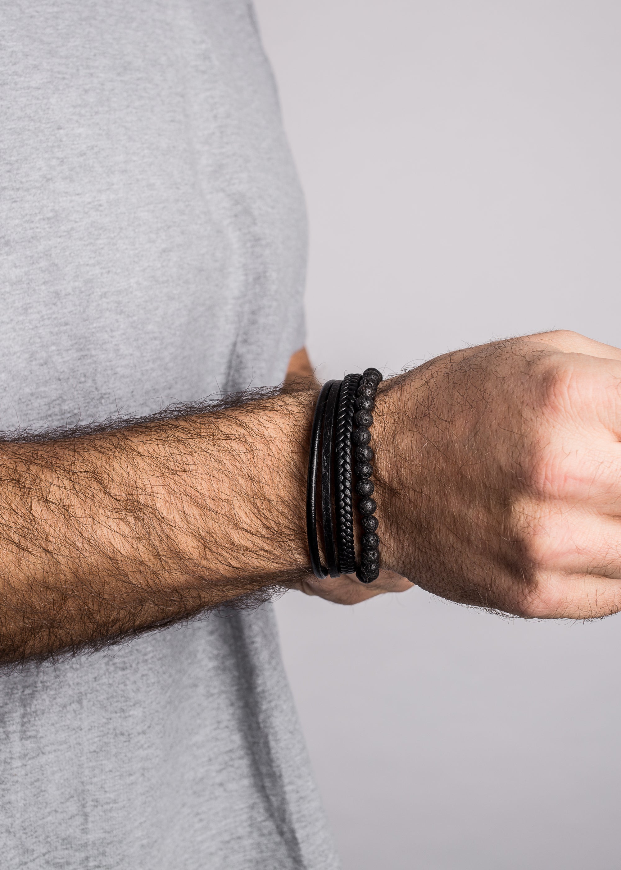 Akitsune-Bellum-Leather-Bracelet-Matte-Black-Model