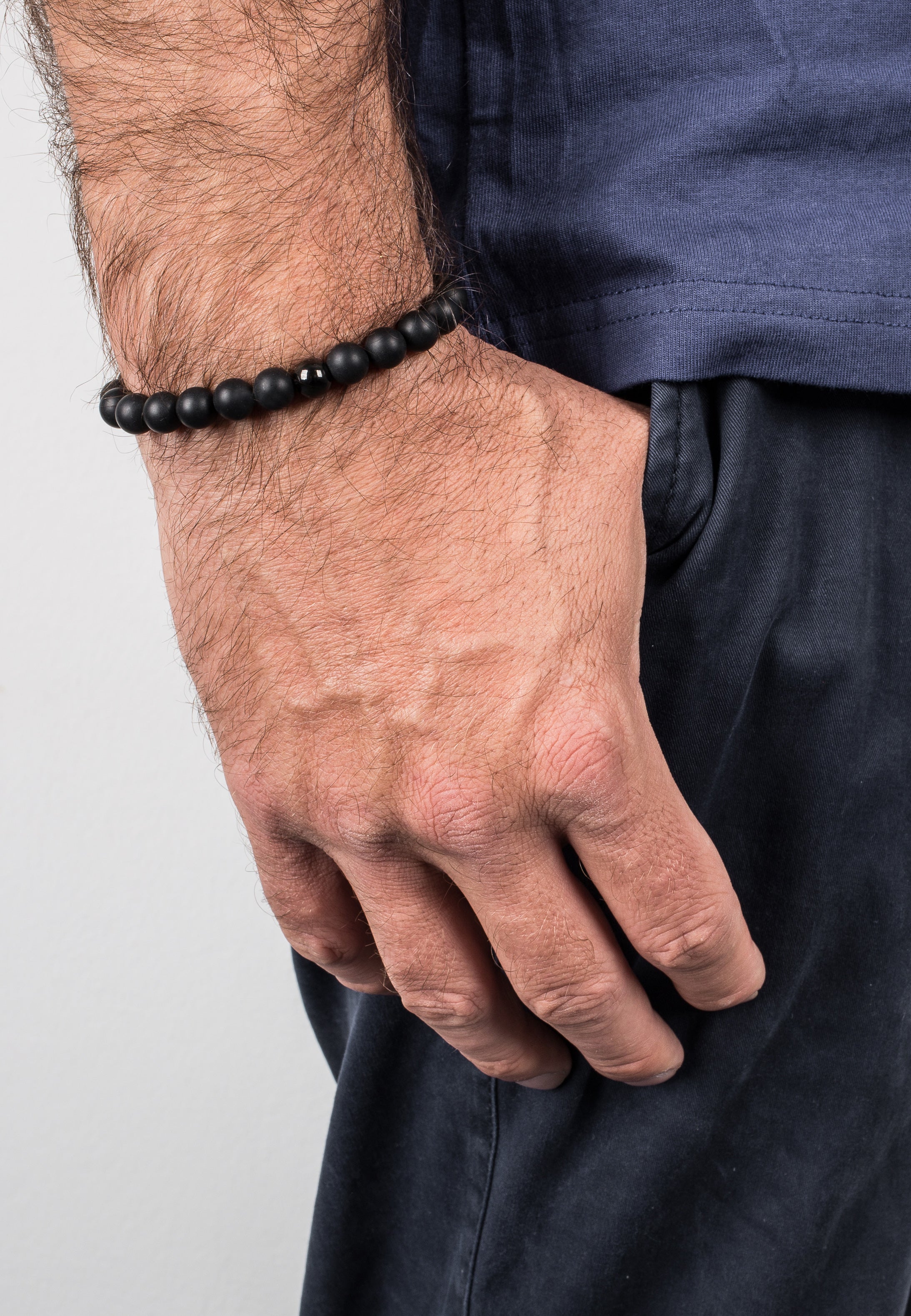 Akitsune-Bracelet-Globae-Black-Onyx-Model-1