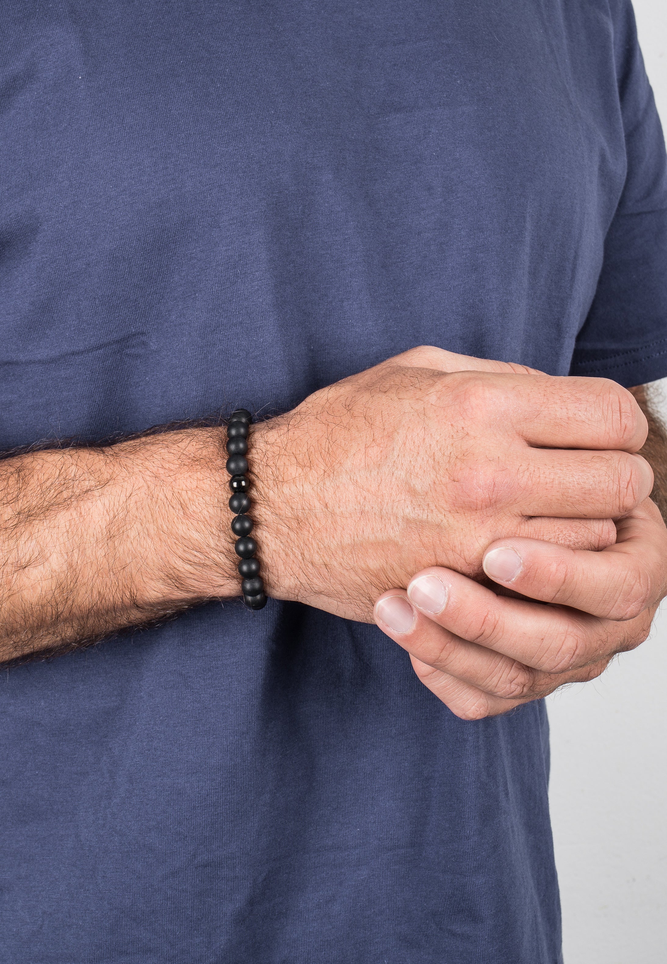 Akitsune-BraceletGlobae-BlackOnyx-Model-2