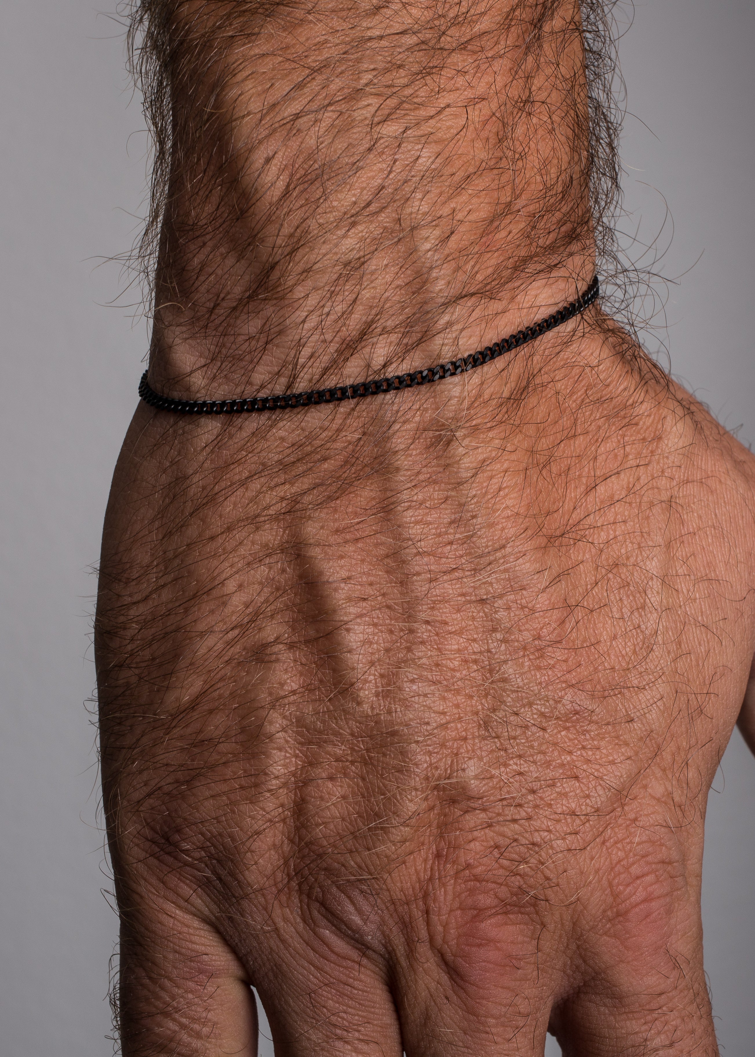 Akitsune-Cuban-Chain-Bracelet-Matte-Black-Model