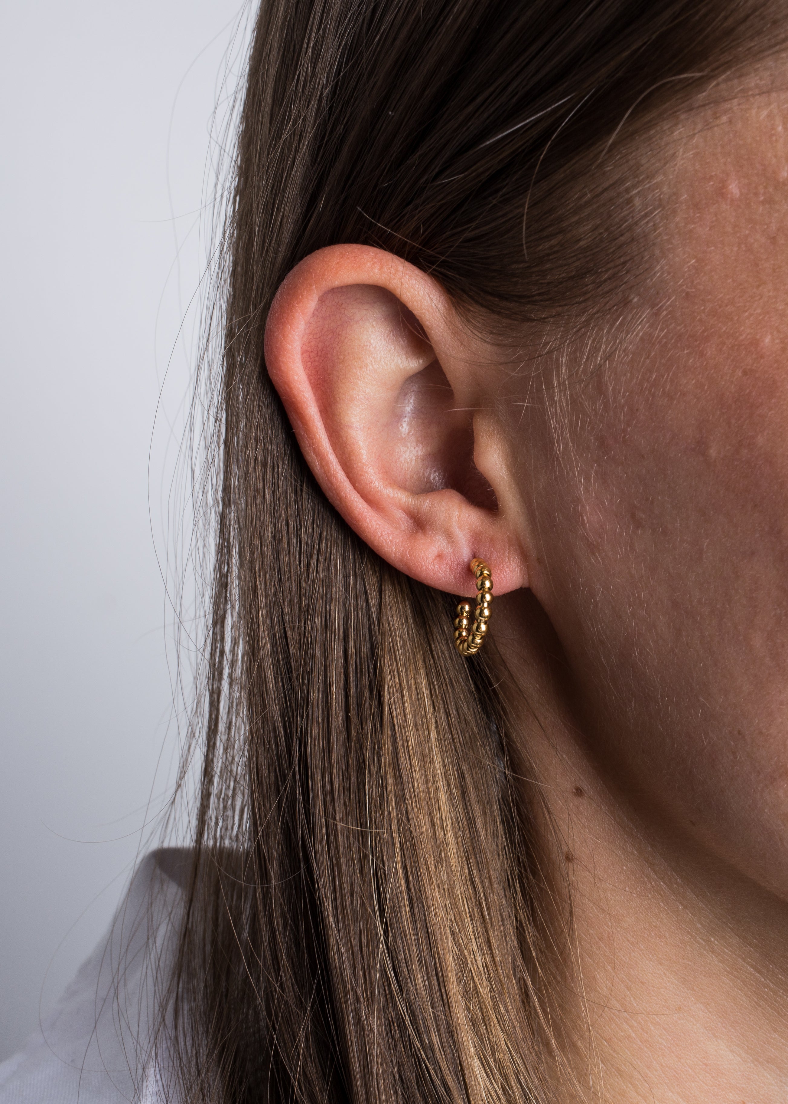 Akitsune-Delight-Earring-Gold-Full-Model-4