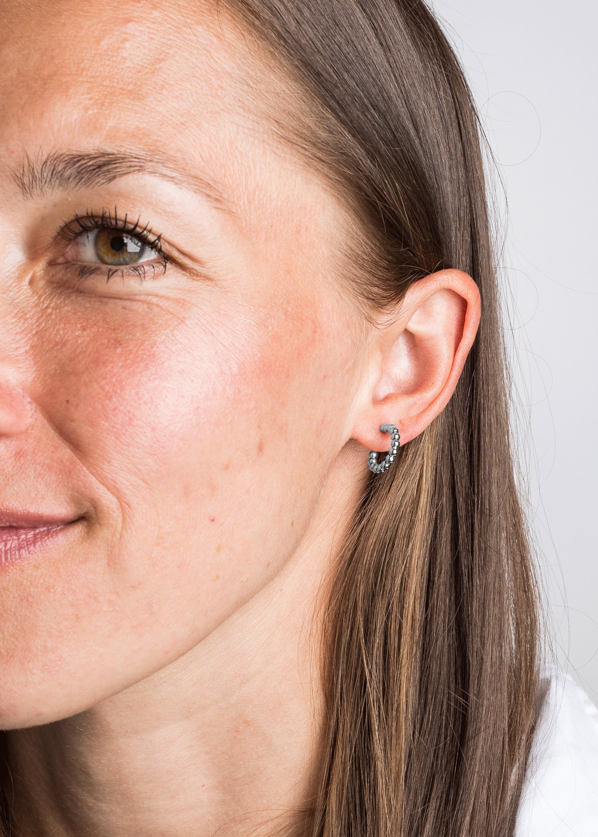 Akitsune-Delight-Earring-Silver-Full-Model-2