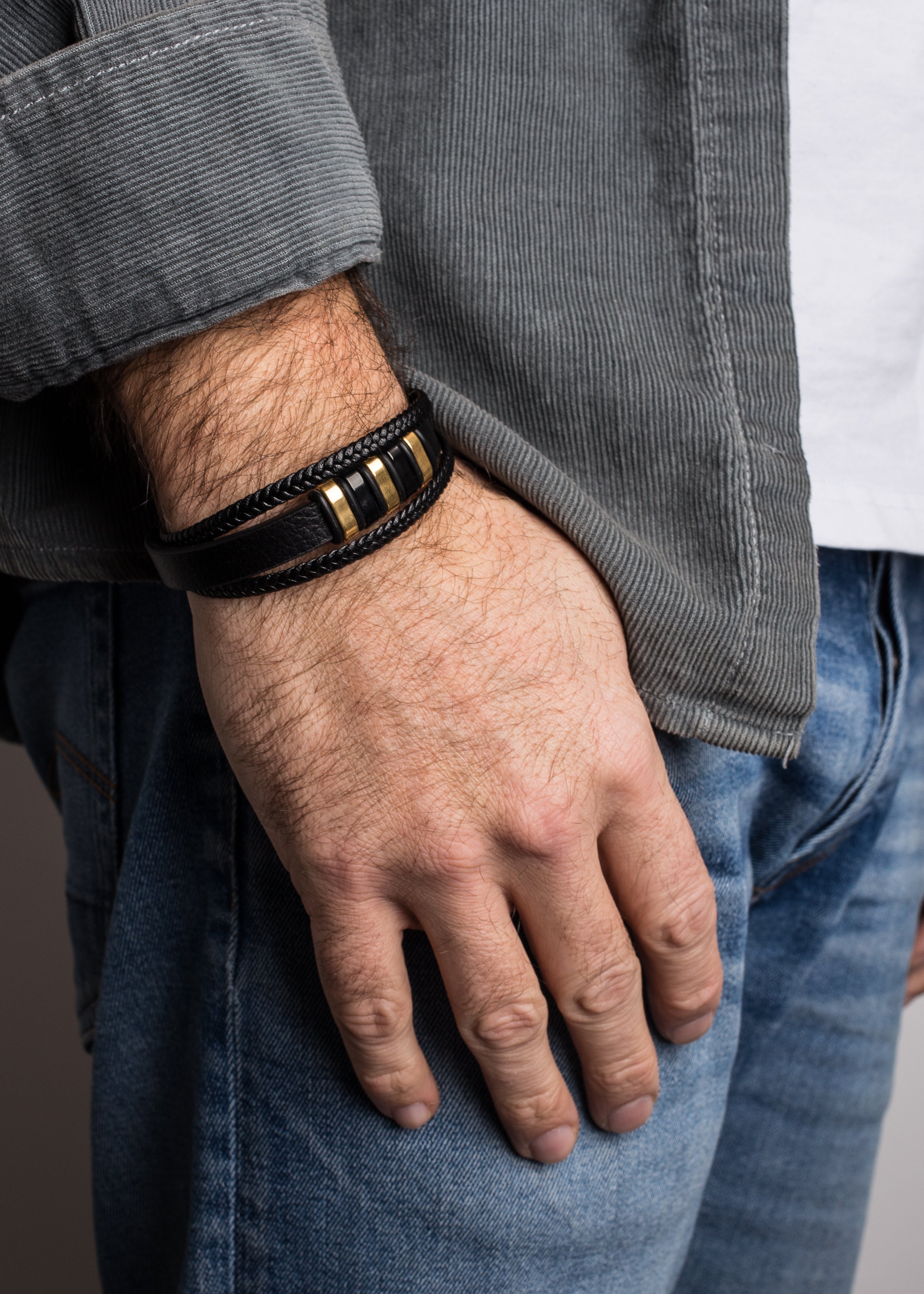Akitsune-Fabula-Leather-Bracelet-Black-Gold-Men-Model