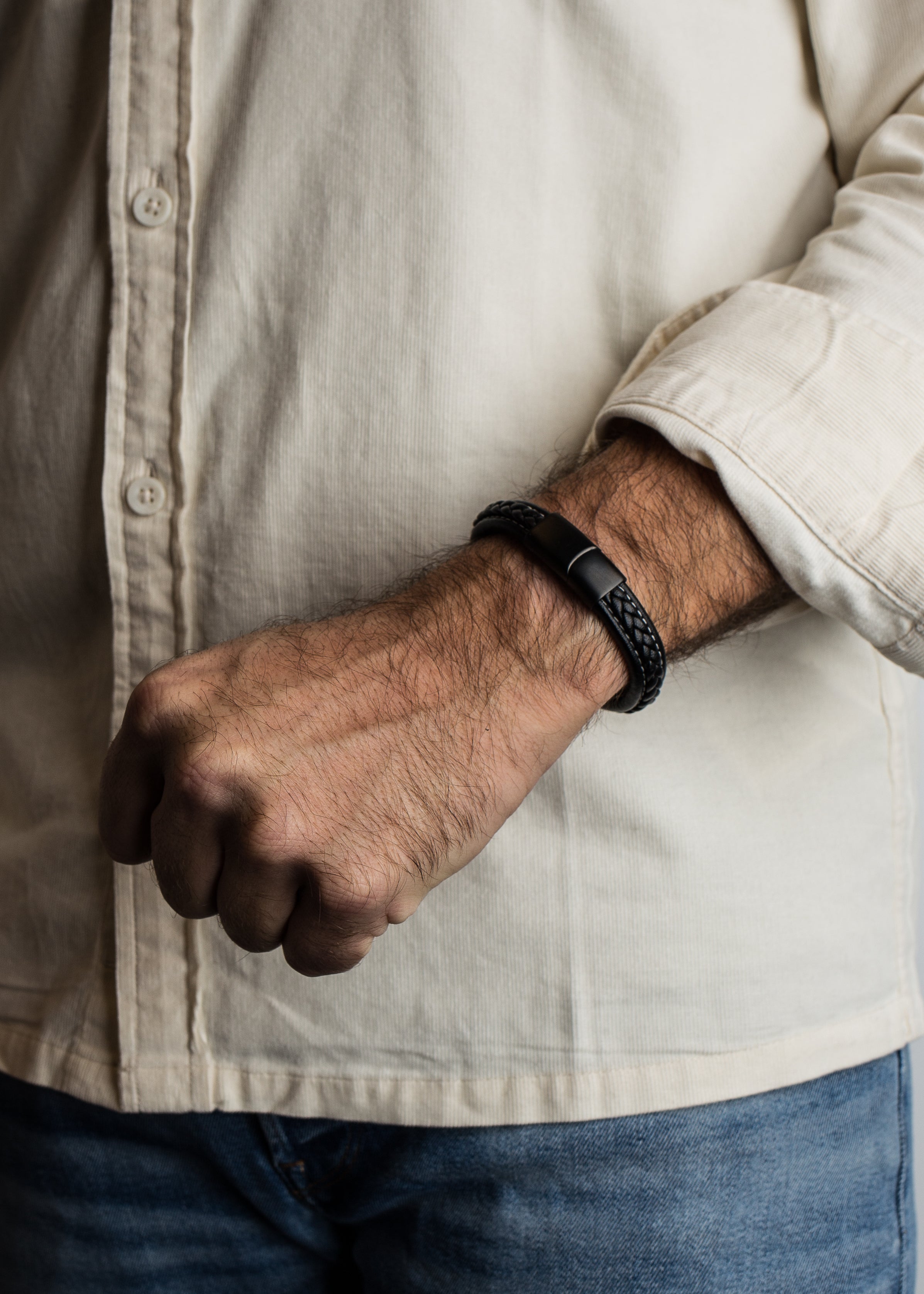 Akitsune-Fides-Mens-Leather-Bracelet-Black-Black-2