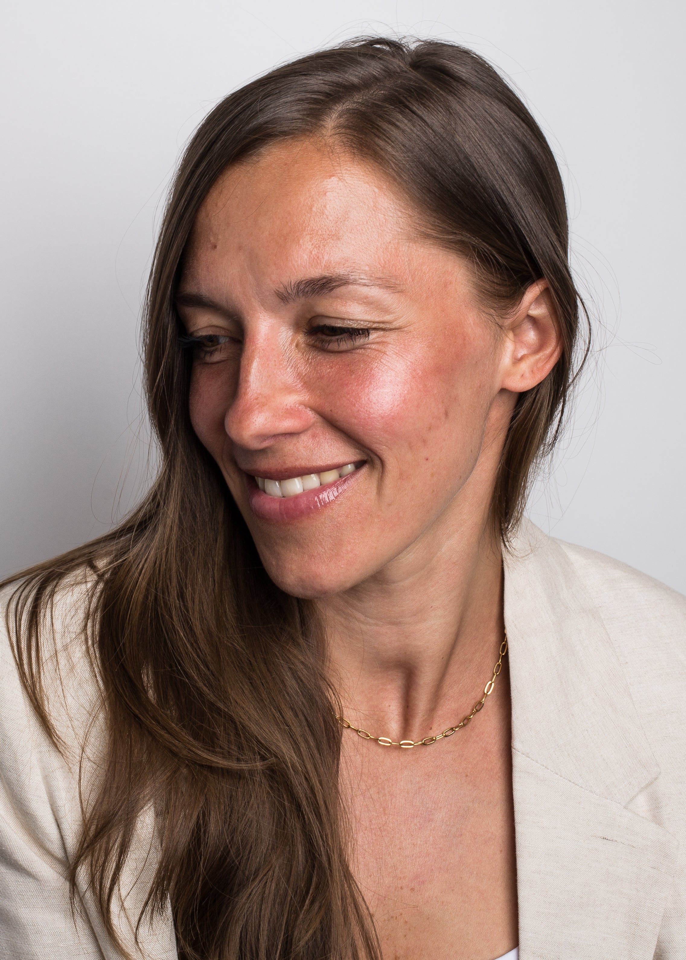 Akitsune-Hope-Necklace-Gold-Model-3