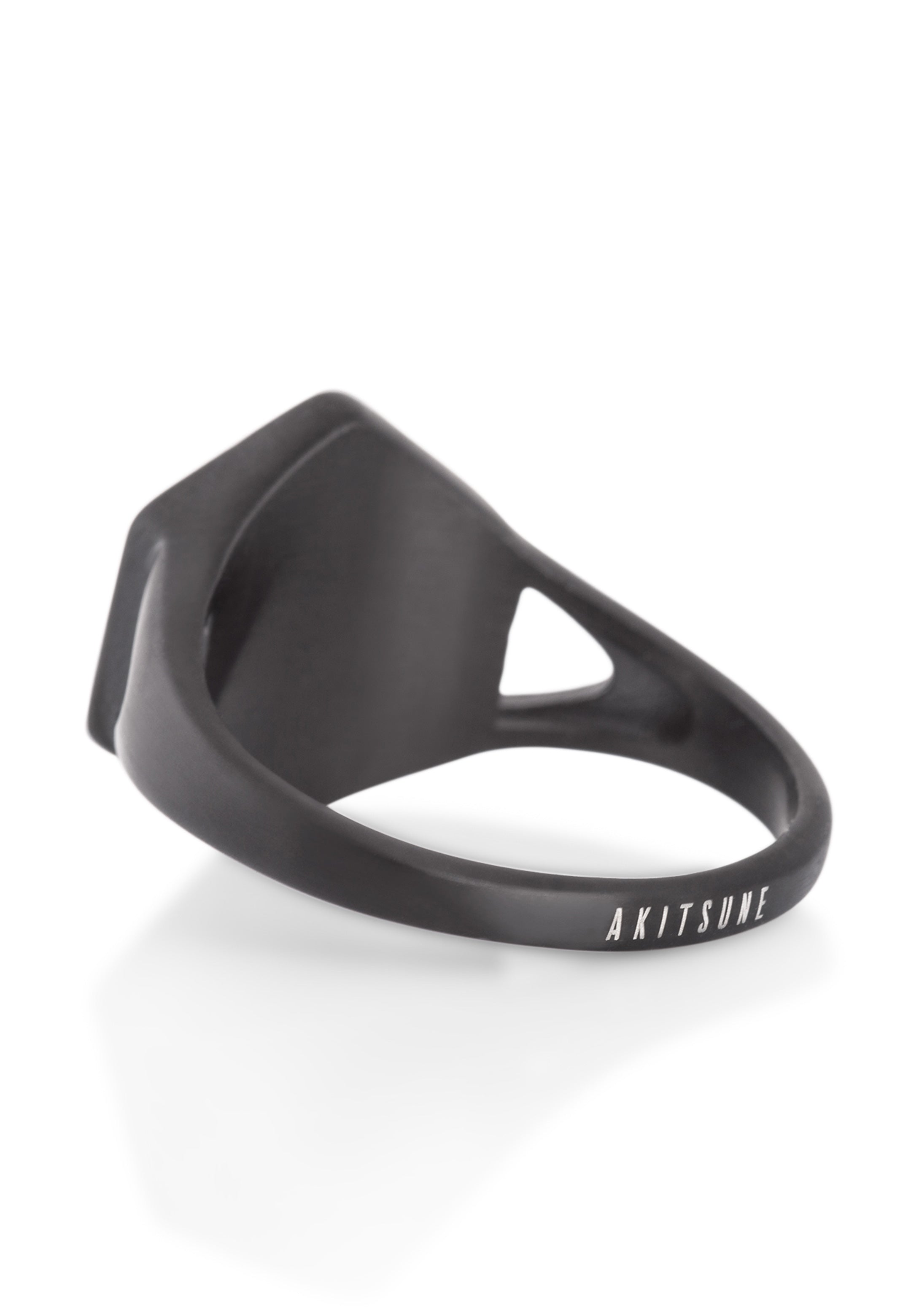 Akitsune-Lignum-Ring-Black-Wood-Jewelry-2