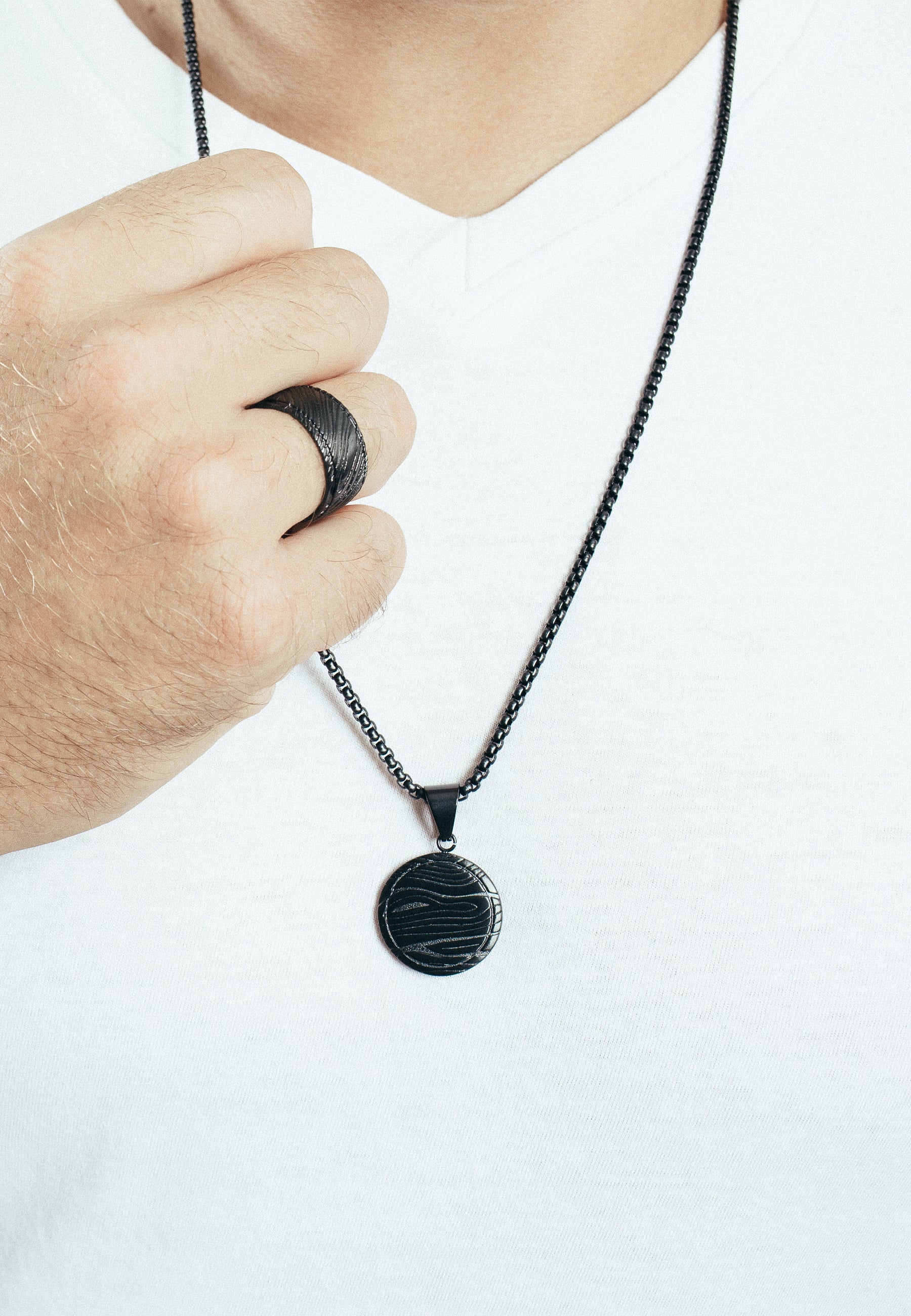 Akitsune-Orbis-Bangle-Damascus-Style-Bracelet-Matte-Black-Model