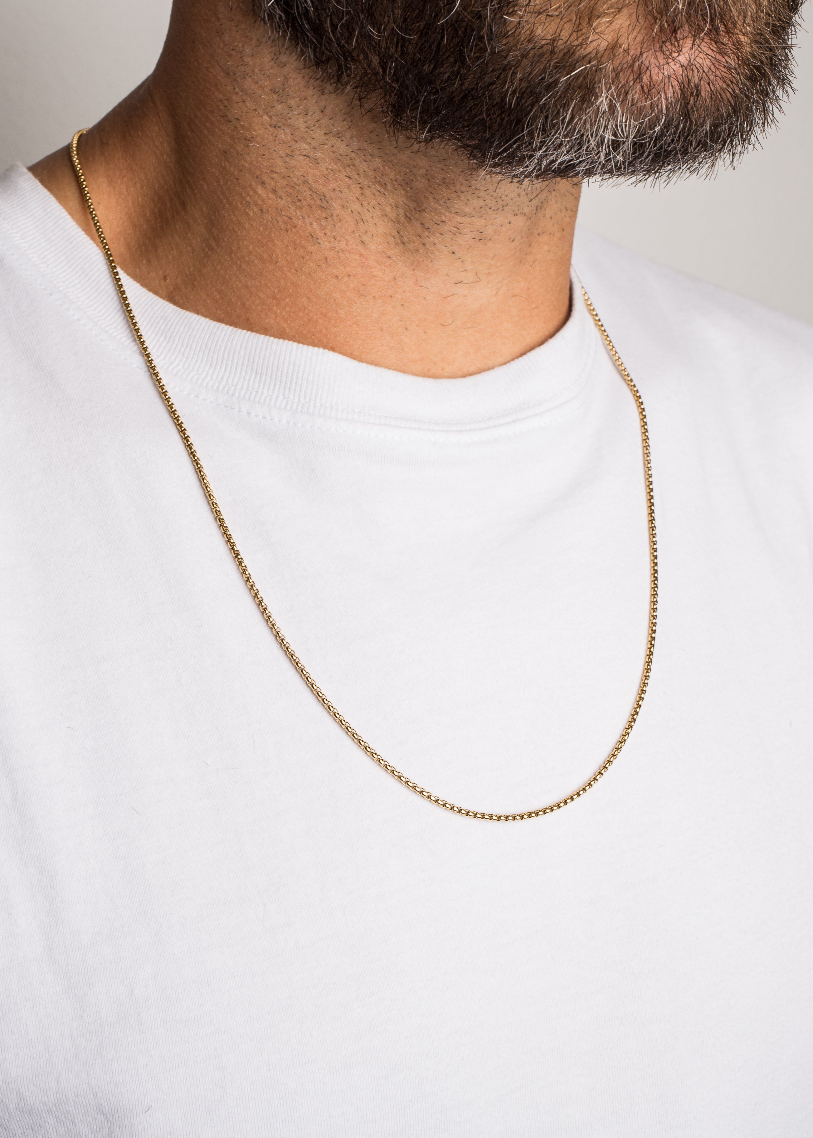 Akitsune-Pearl-Necklace-Chain-Gold-Model-2