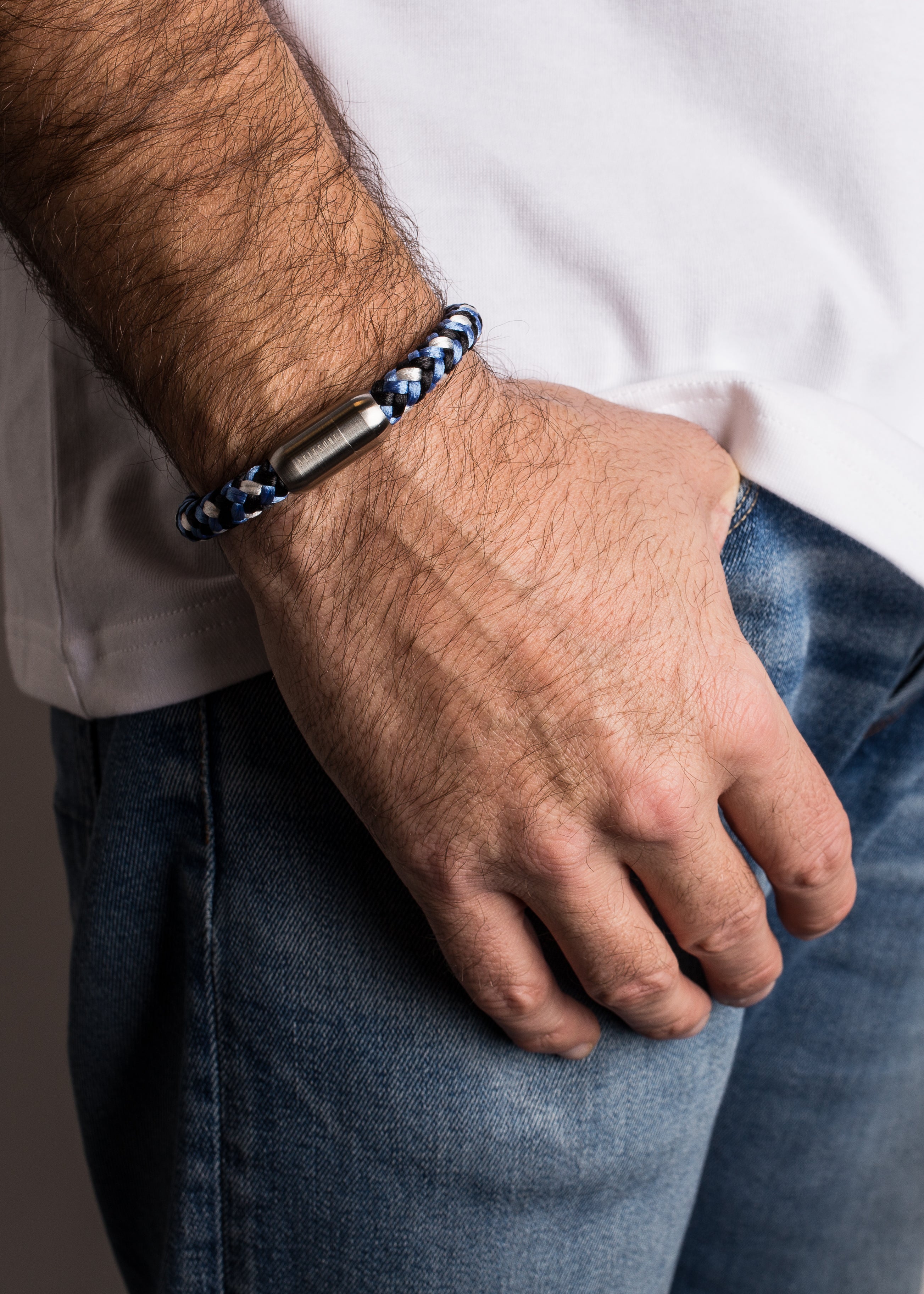 Akitsune-Portus-Maritime-Bracelet-Silver-Blue-Model-5x4