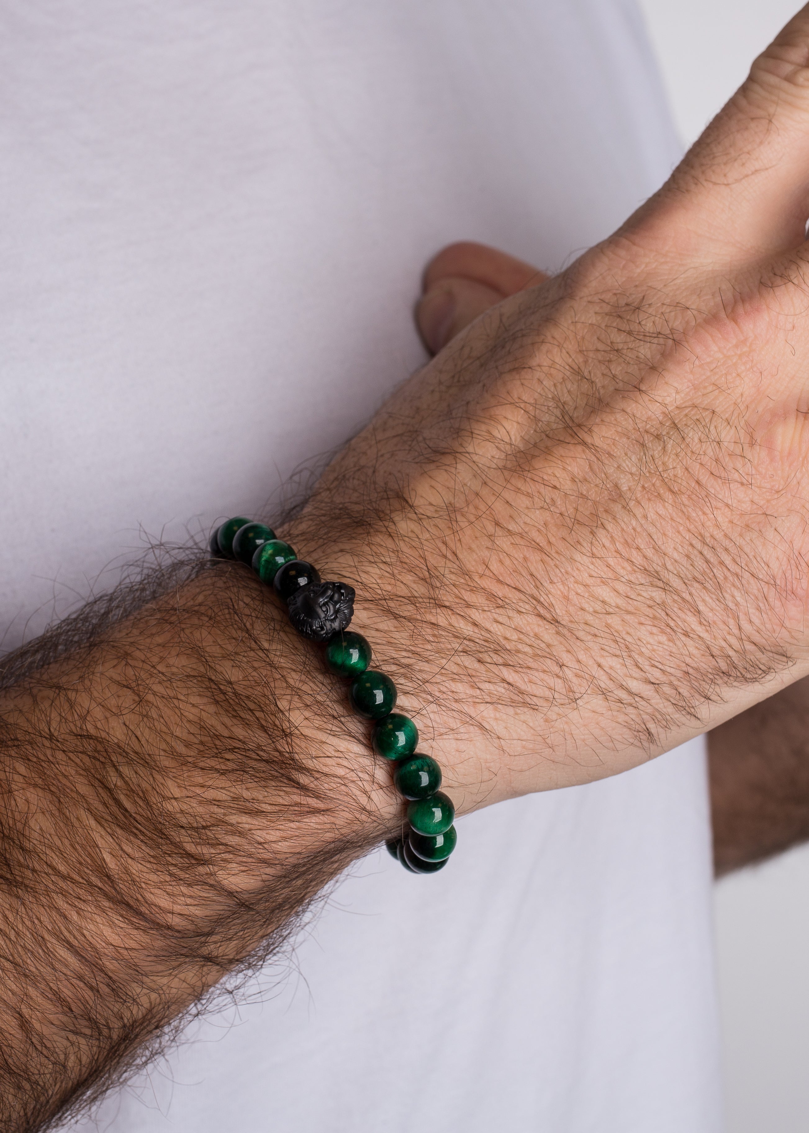 Akitsune-Regis-Beaded-Bracelet-Mens-Beads-Lion-Tiger-Eye-Green-Model
