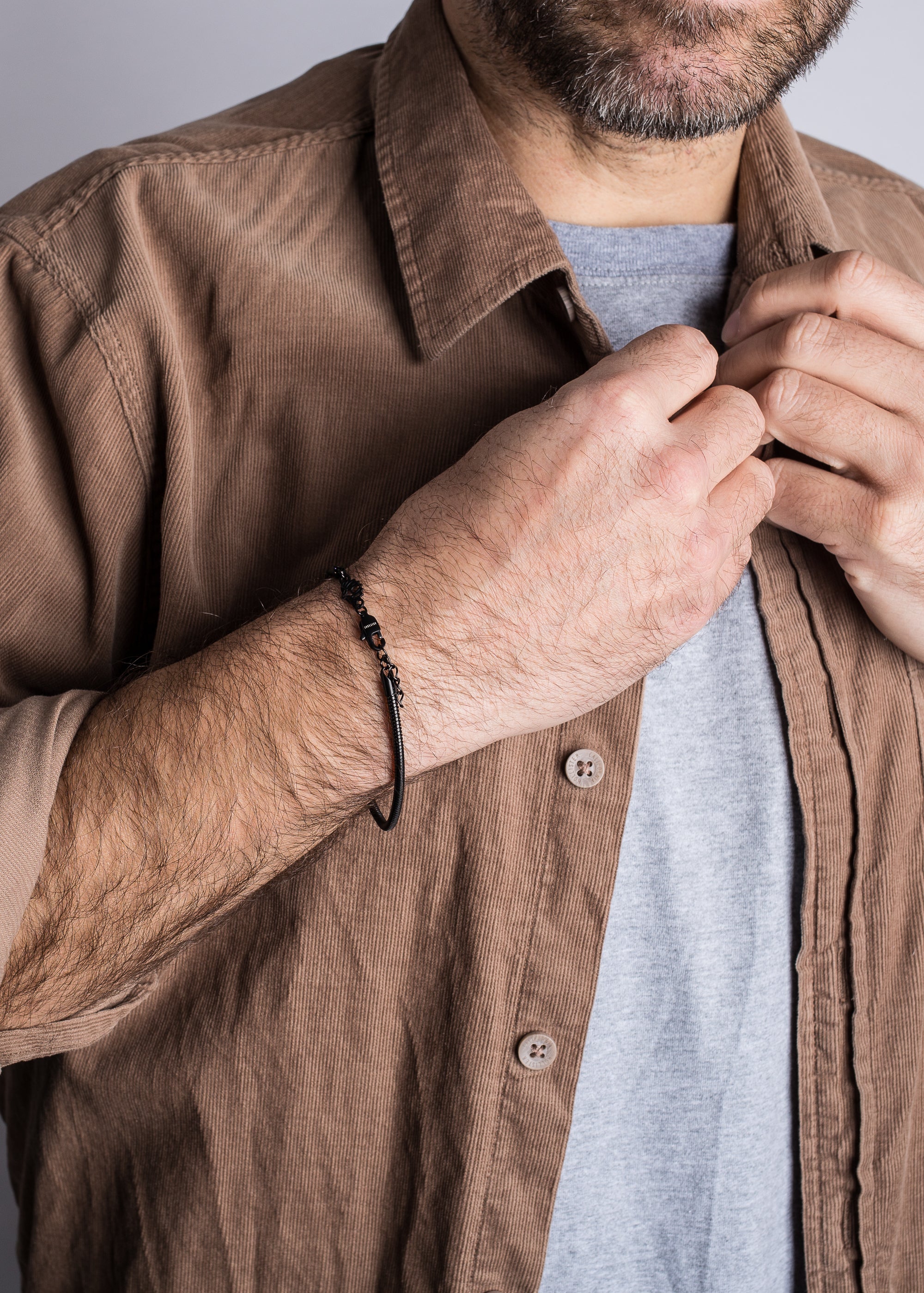 Akitsune-Serpent-Snake-Chain-Link-Bracelet-Matte-Black-3-mm-Model-4