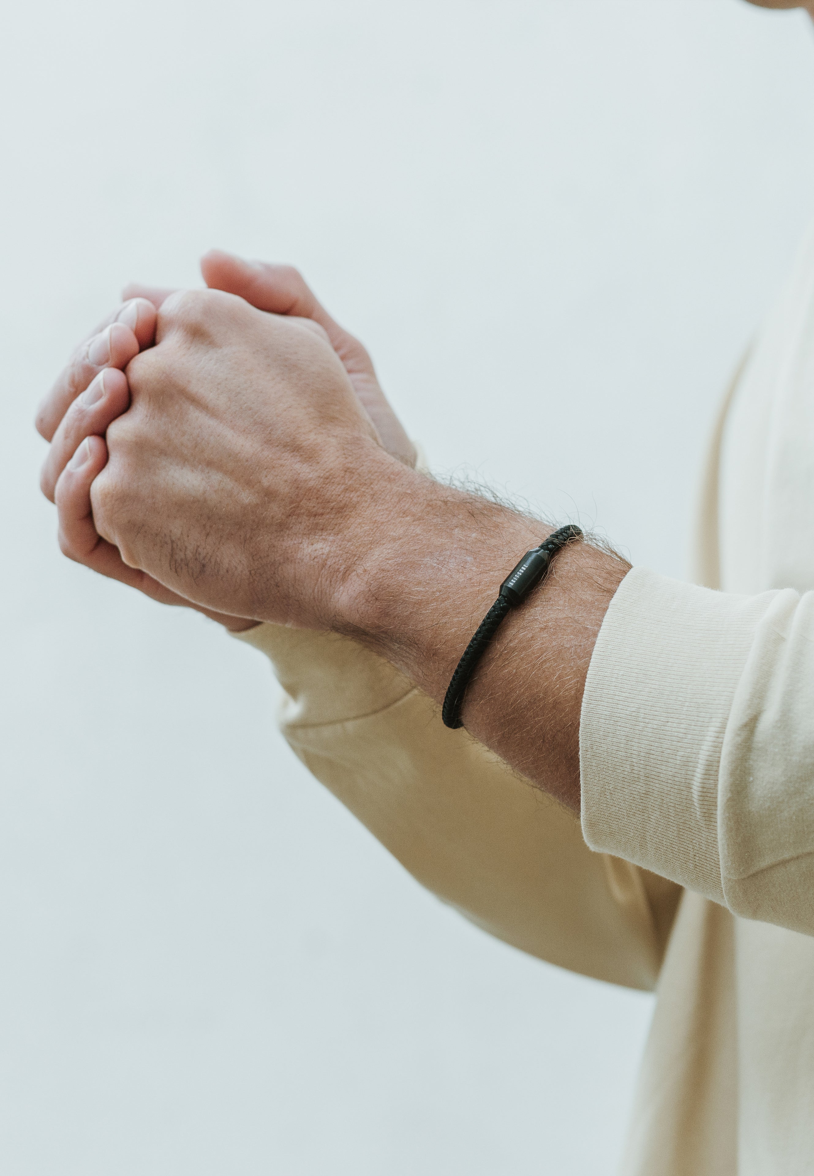 Akitsune-Silva-Nylon-Bracelet-Matte-Black-Black-Model