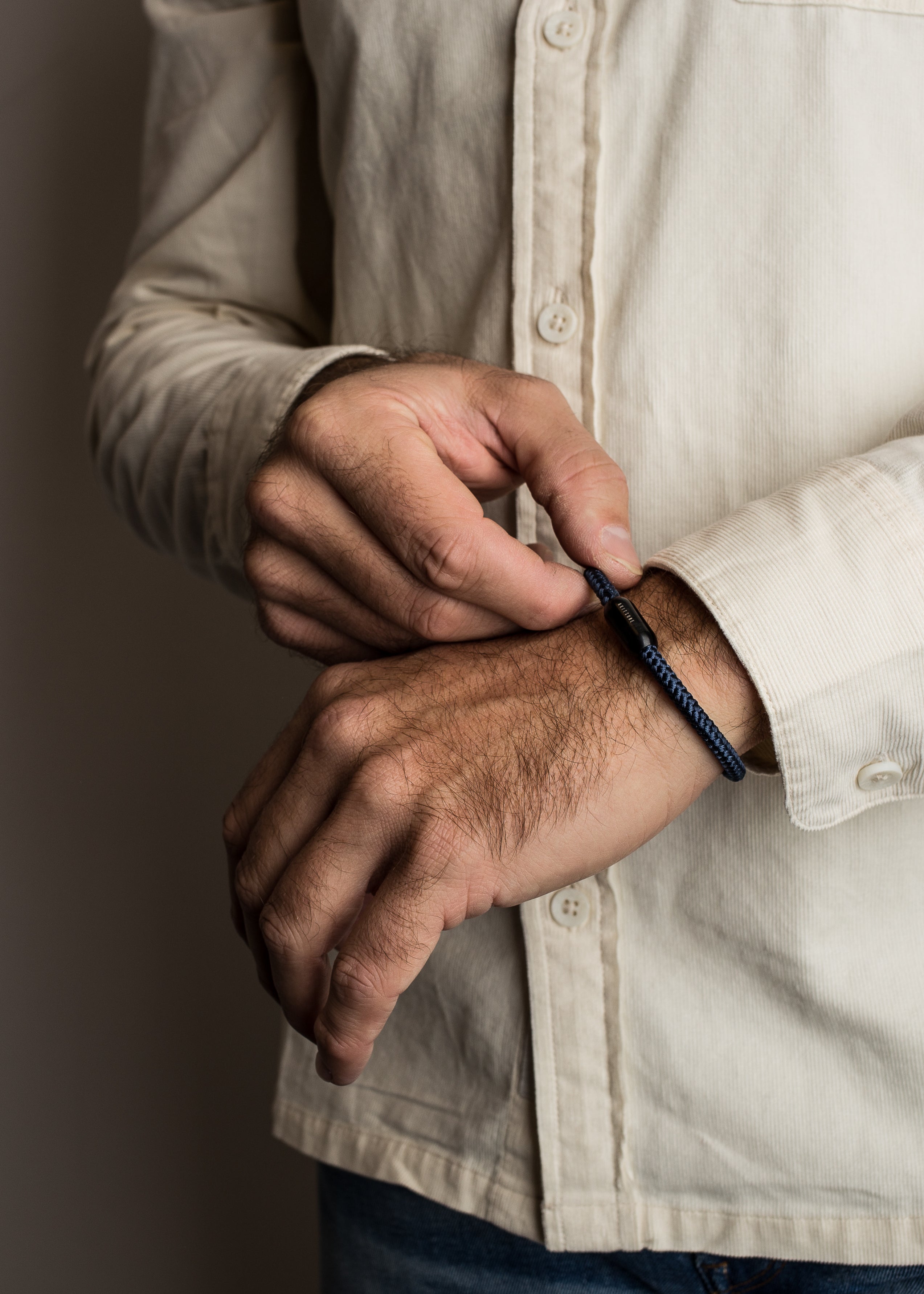 Akitsune-Silvus-Nylon-Bracelet-Matte-Black-Navyblue-6