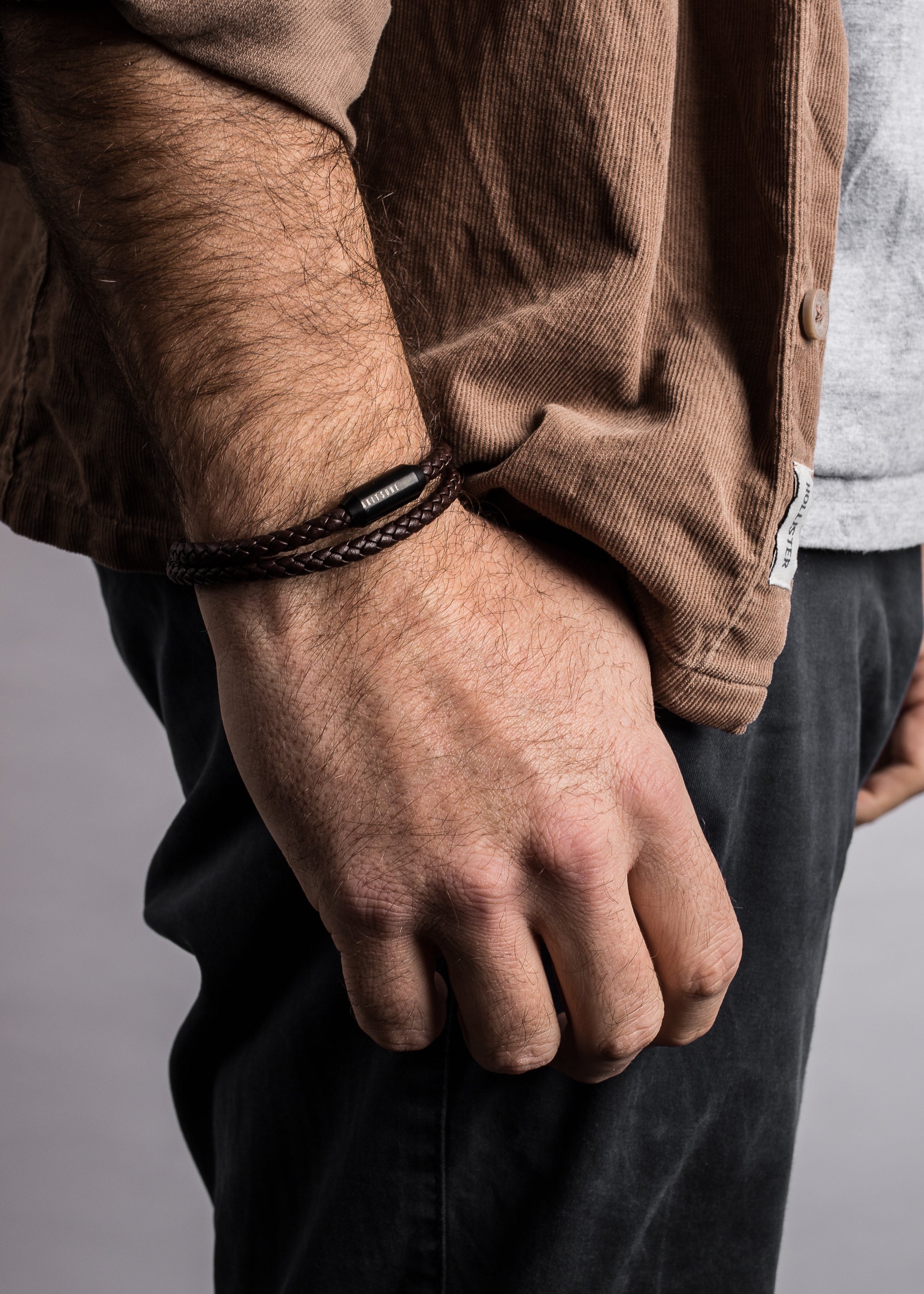 Akitsune-Suprema-Leather-Bracelet-Matte-Black-Brown-Model