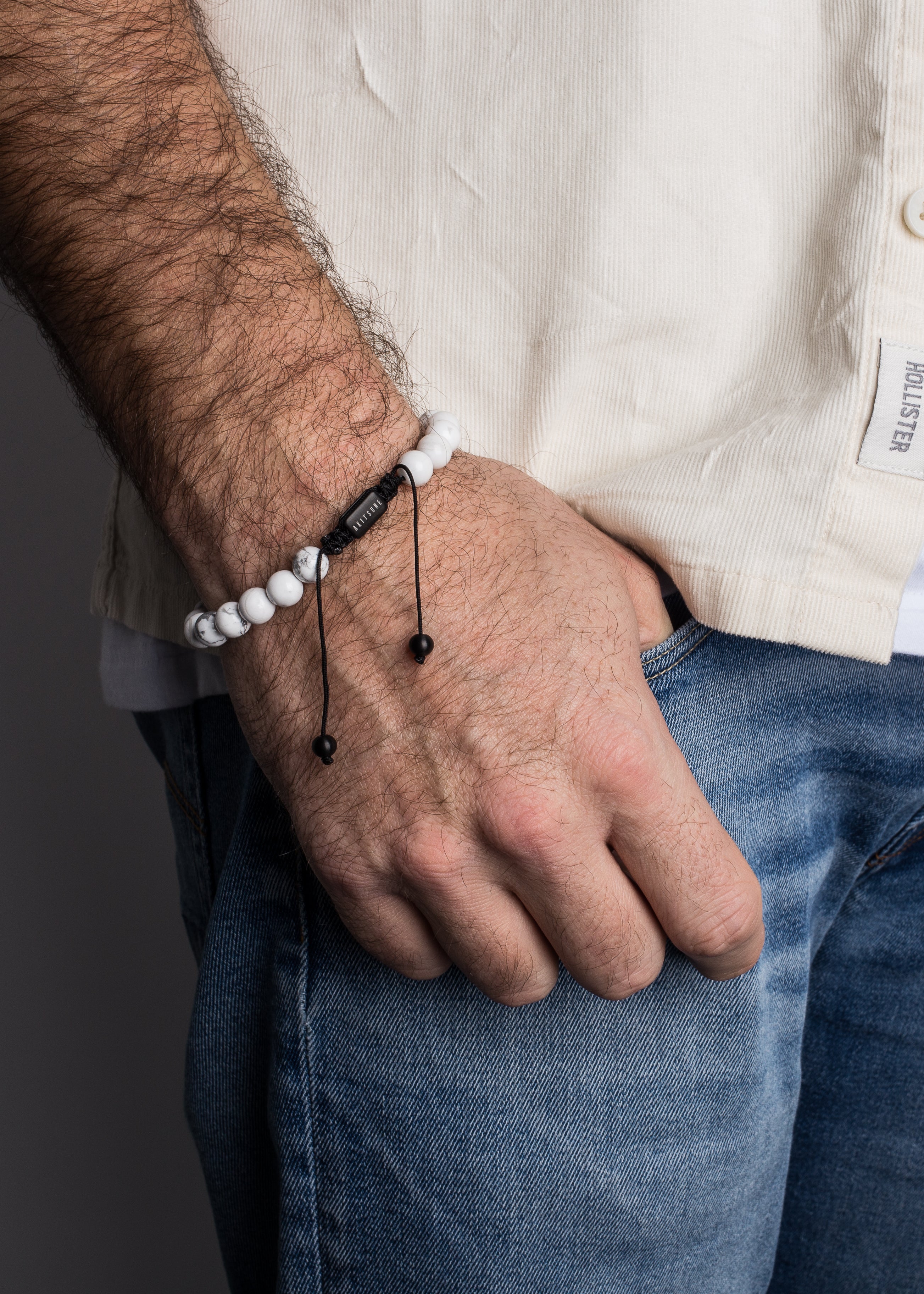 Akitsune-Venatio-Beaded-Bracelet-Black-Howlite-White-6