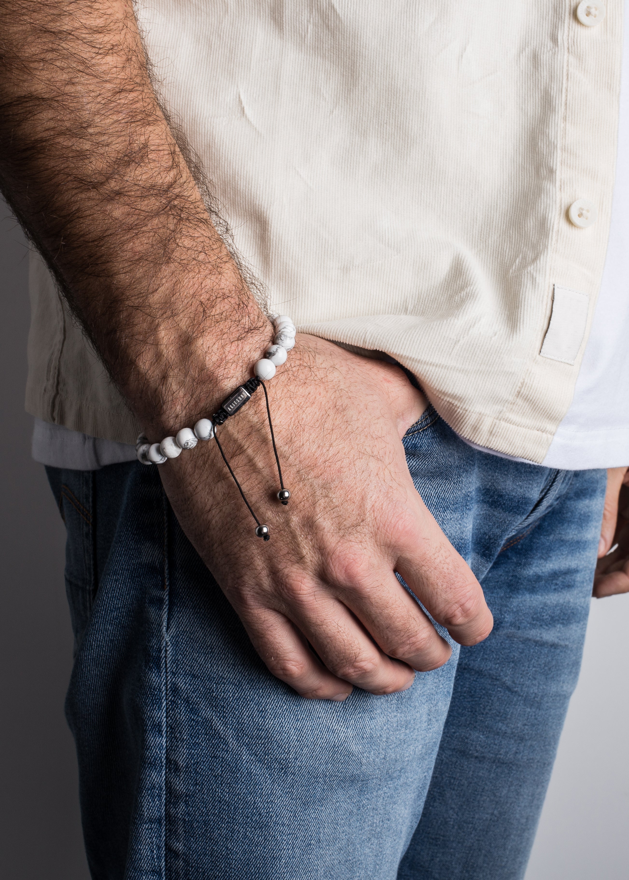 Akitsune-Venatio-Beaded-Bracelet-Silver-Howlite-White-4
