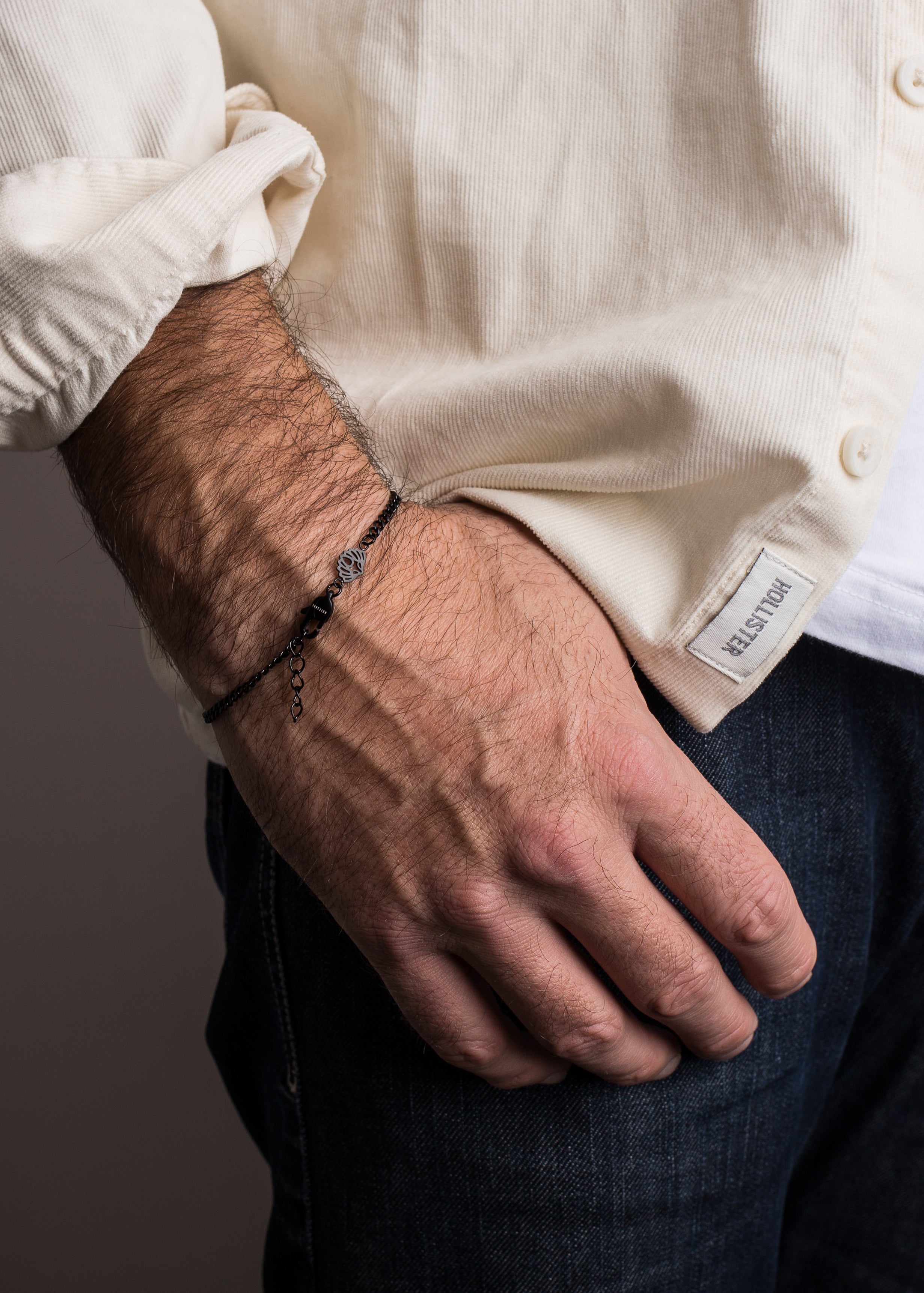 Akitsune-Via-Cuban-Chain-Bracelet-Matte-Black-Model-2