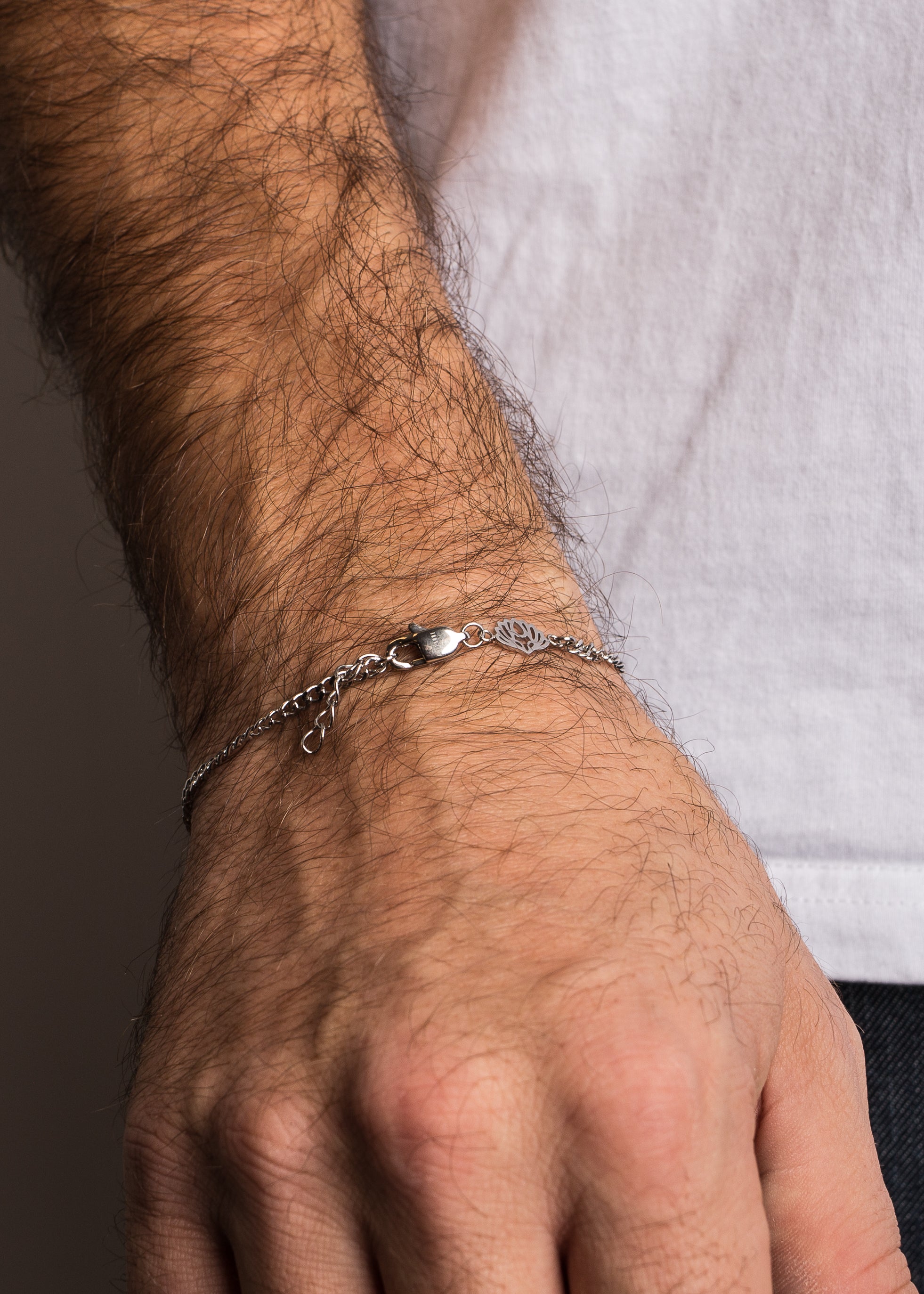 Akitsune-Via-Cuban-Chain-Bracelet-Silver-Model-3