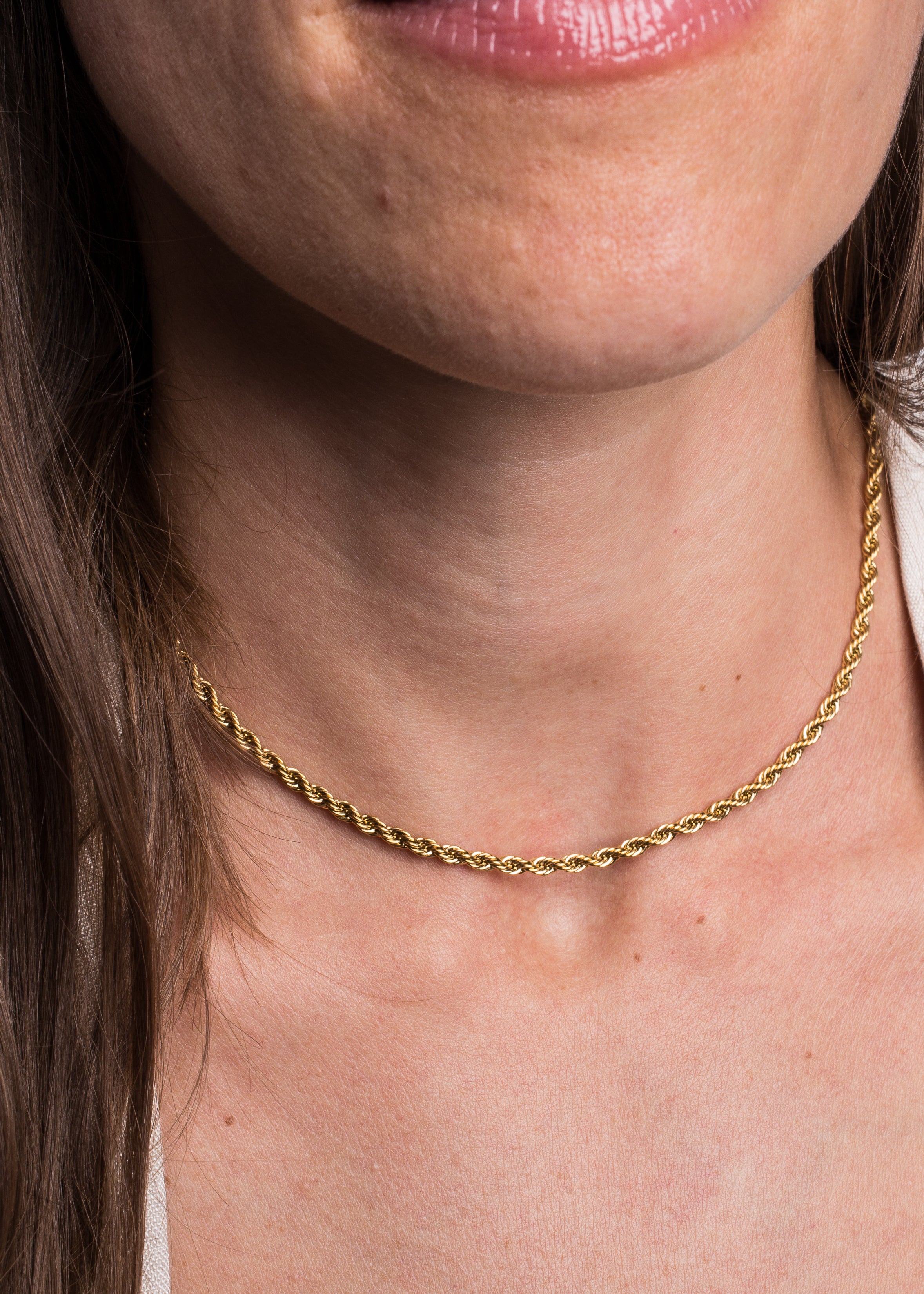 Akitsune-Vitality-Necklace-Gold-Model-1