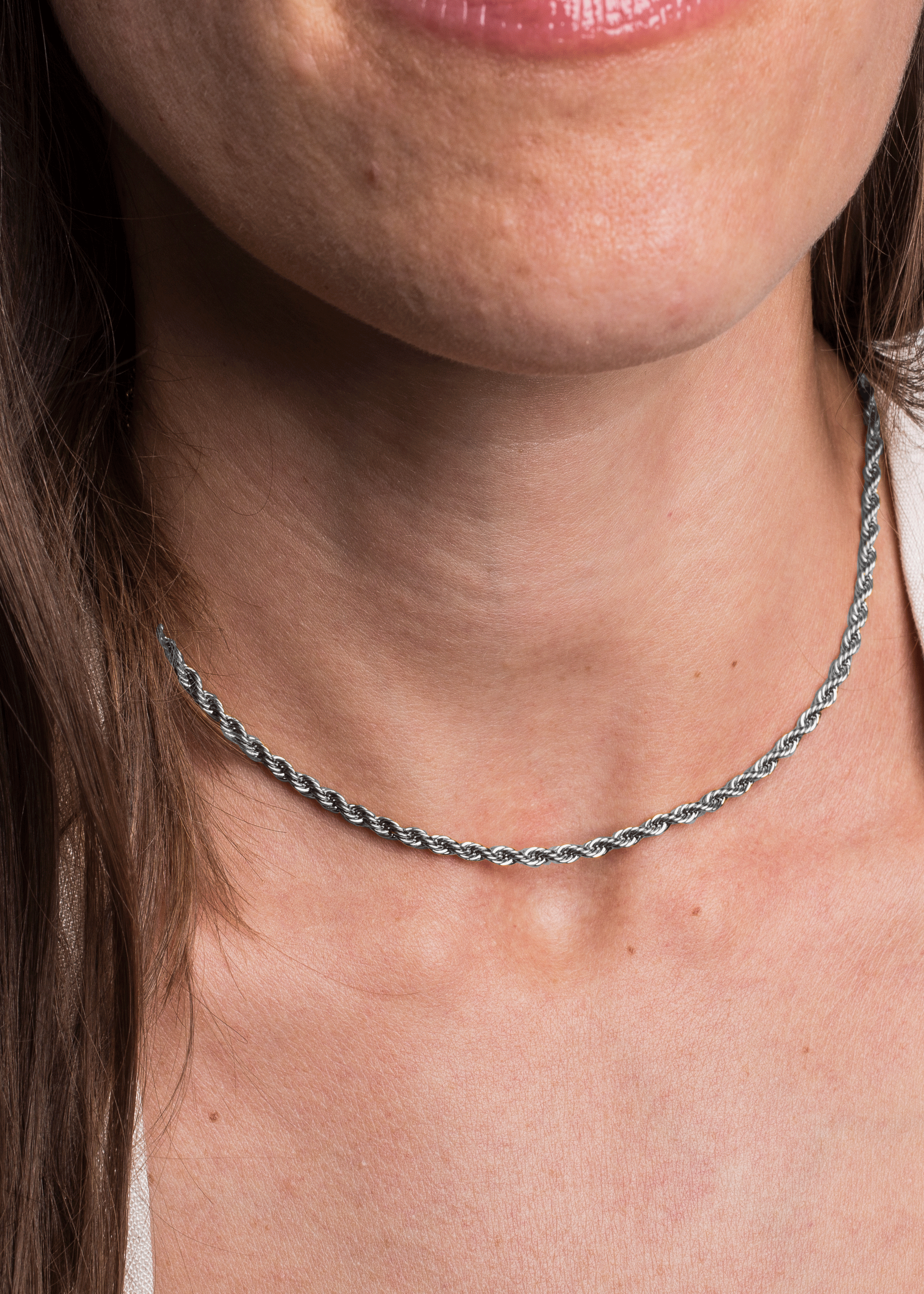 Akitsune-Vitality-Necklace-Silver-Model-1