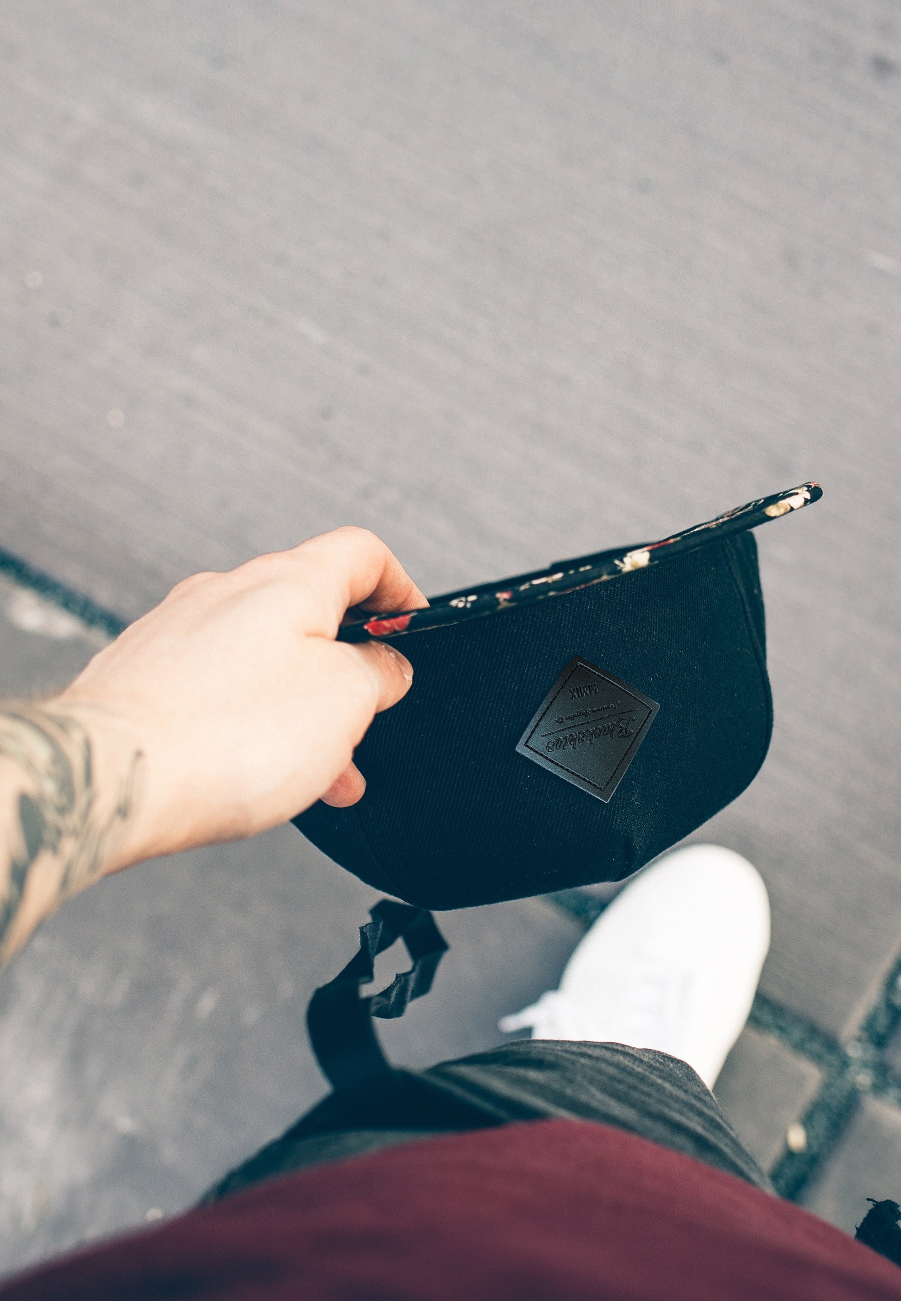 Blackskies-Black-Beauty-Snapback-Cap-Baseball-Hat-Floral-Rose-Hand-Snap-New-Label