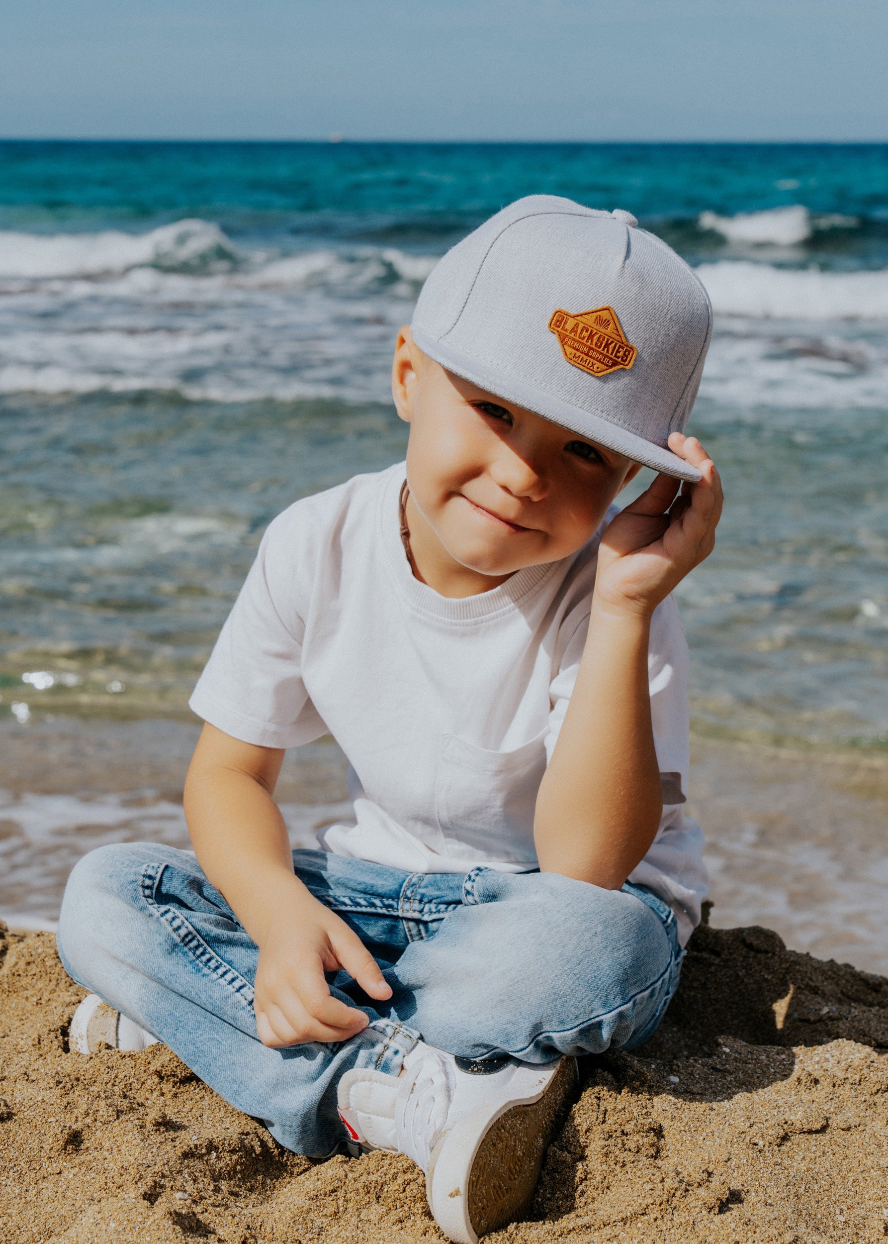 Blackskies-Essentials-Snapback-Cap-Kids-Grey-Grey-Darkgrey-Model-4