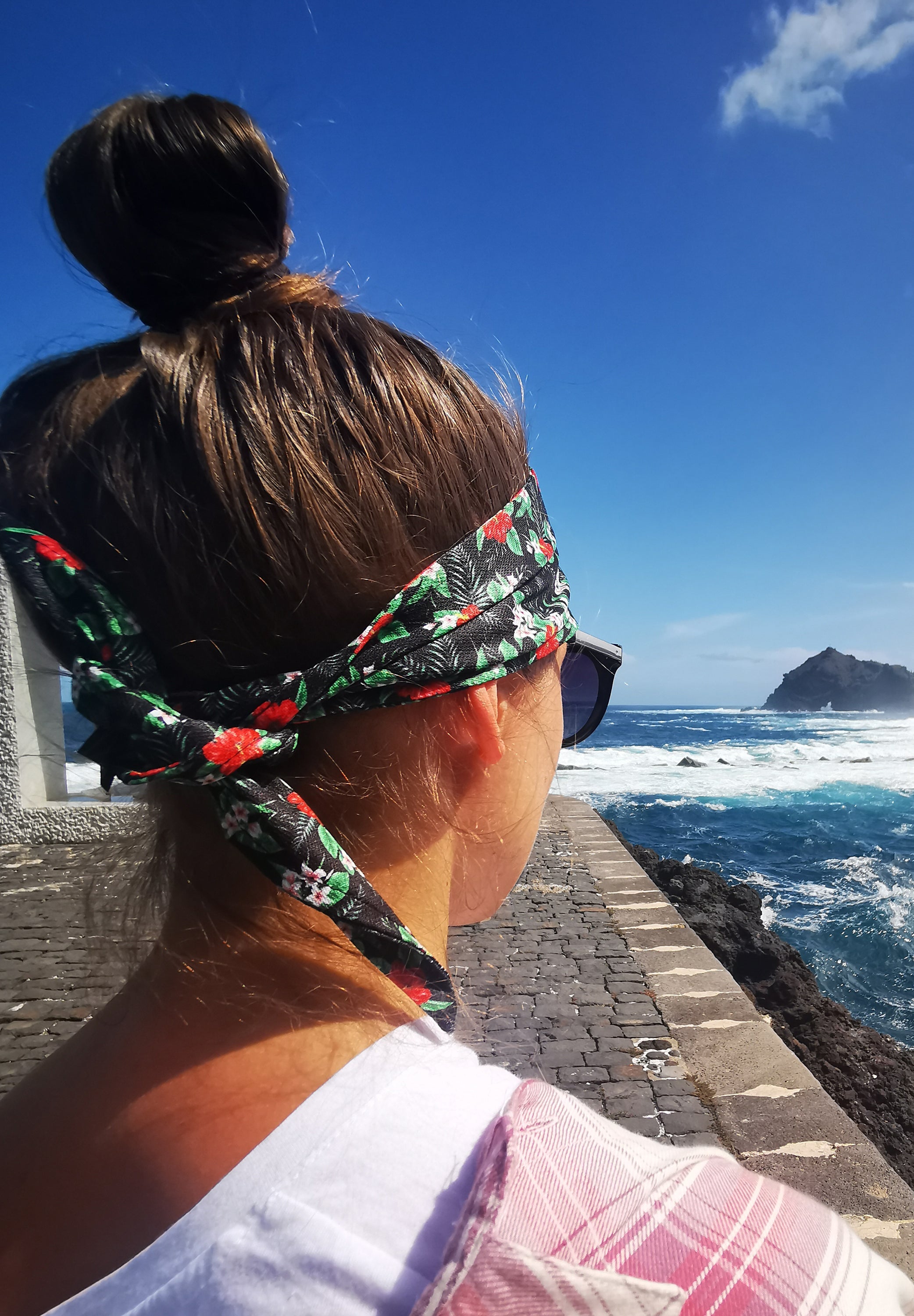 Blackskies-Oahu-Sweatband-Floral-1x144