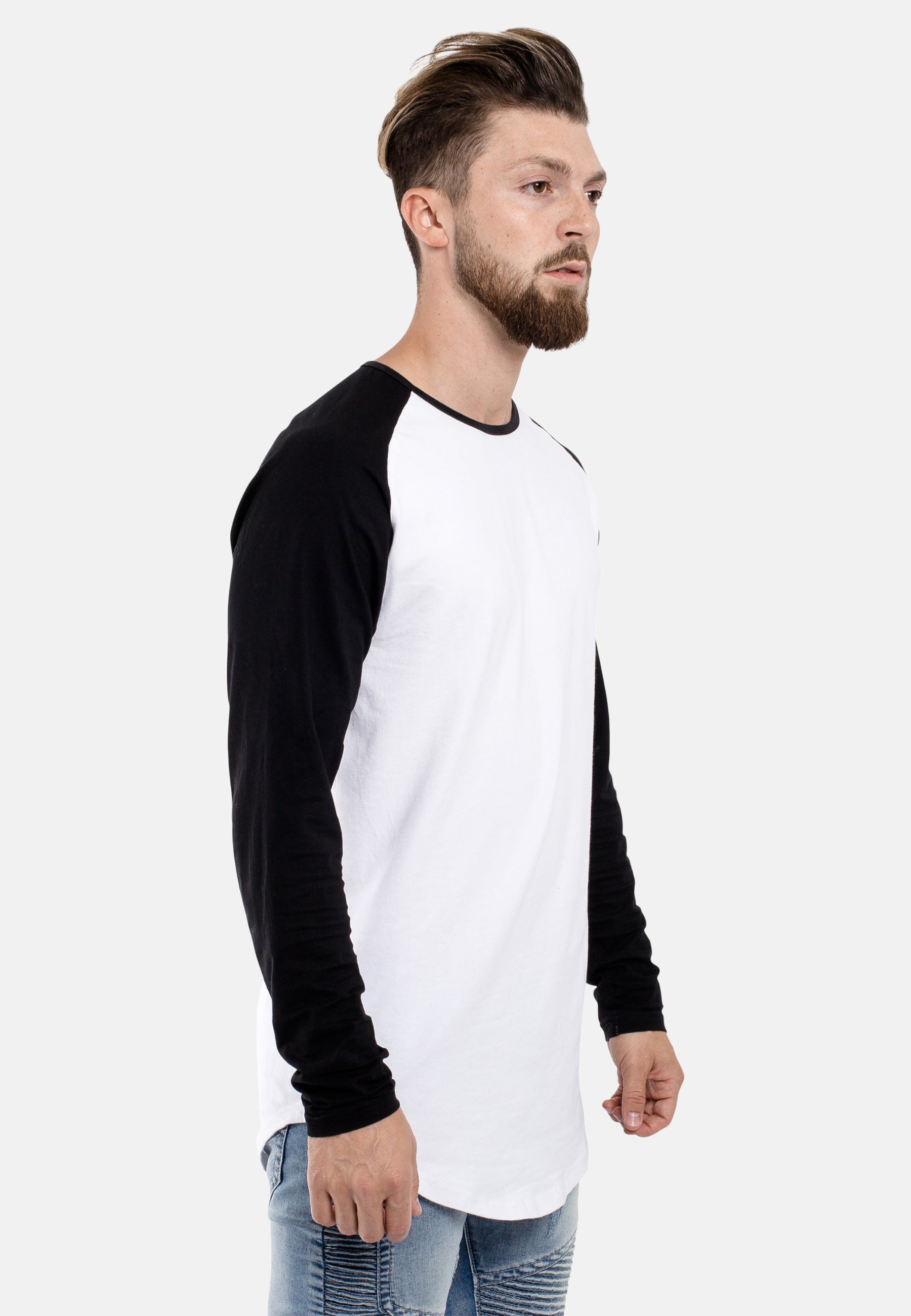 Blackskies-Oversized-Baseball-Longshirt-White-Black-Side-Curved