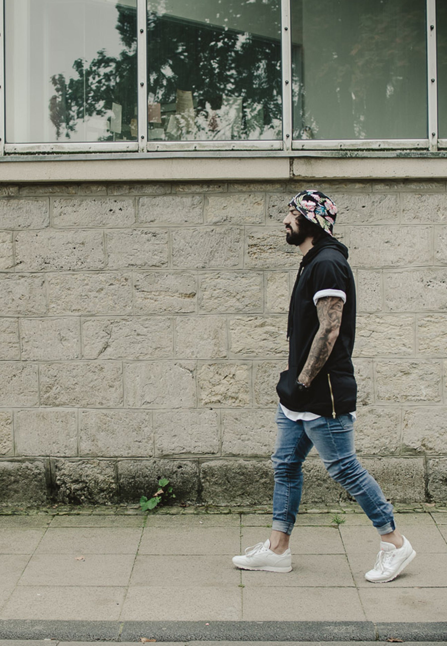 Blackskies-Paradise-Bucket-Hat-Floral-Model