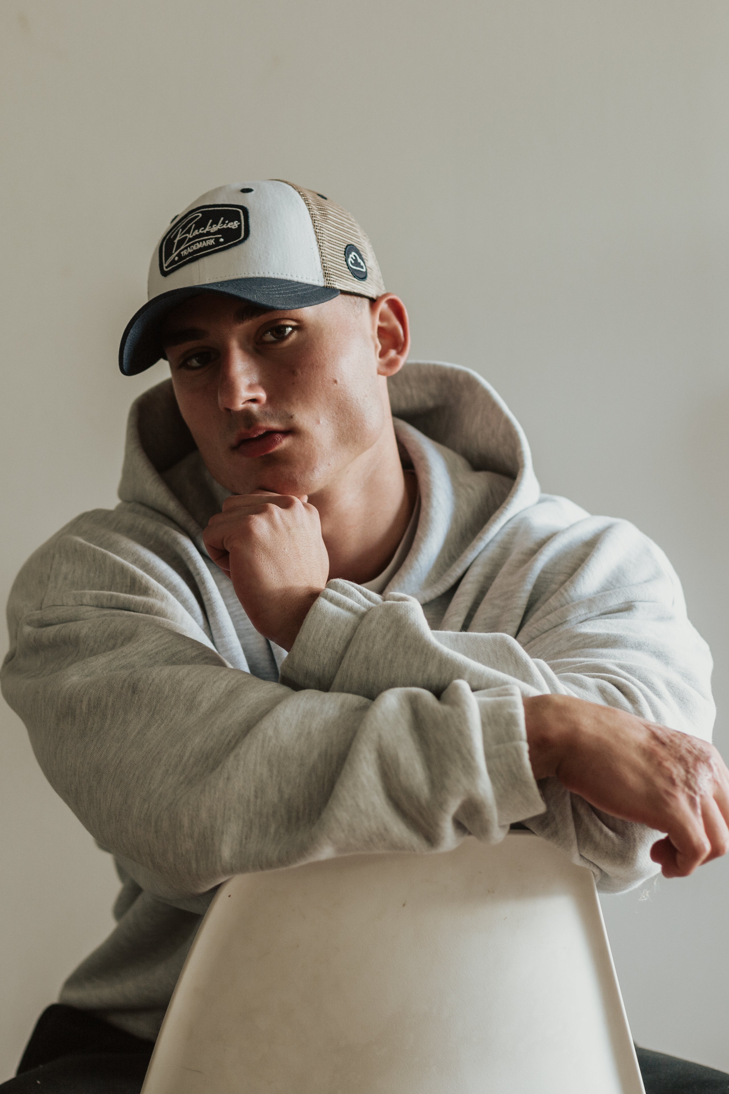 Blackskies-Race-Baseball-Cap-Trucker-Mesh-Womens-Mens-Grey-Navyblue-Model-2