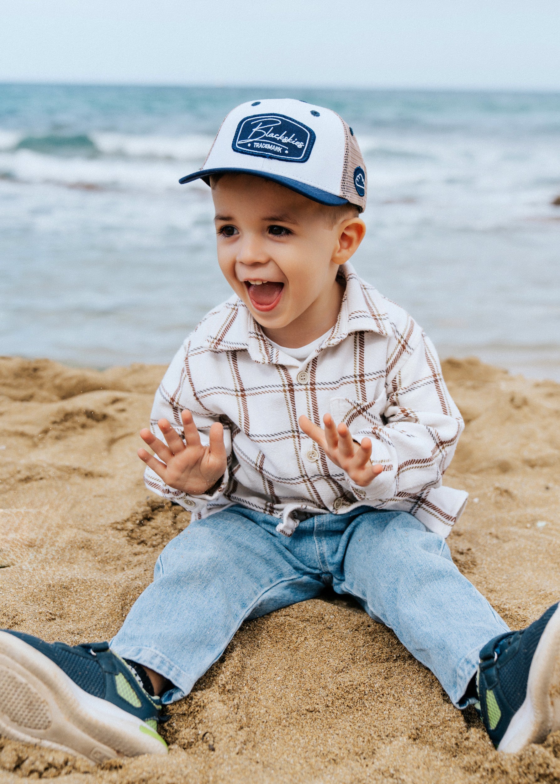 Blackskies-Race-Baseball-Kids-Cap-White-Navy-Sand-Model