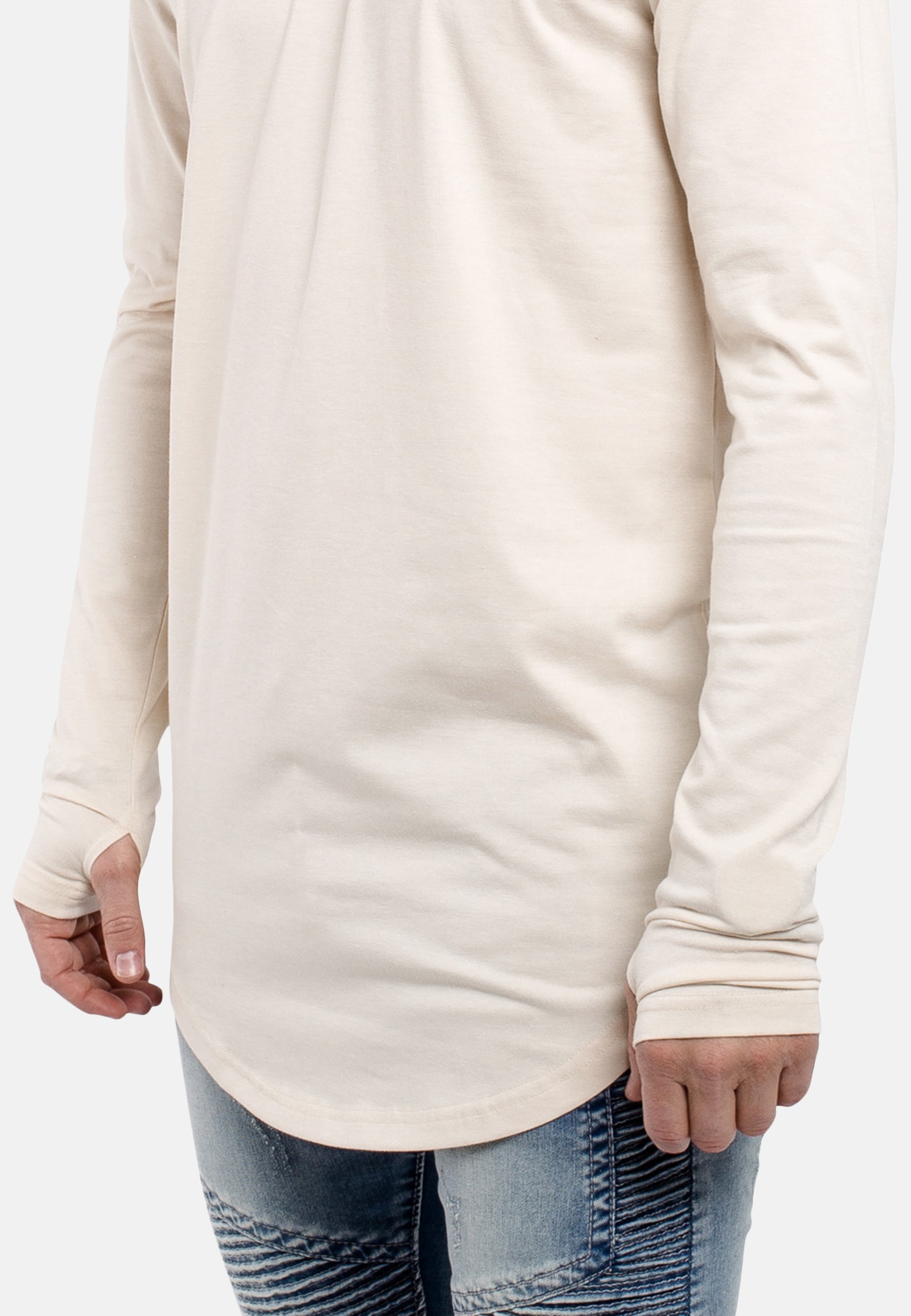 Oversized-Round-Longsleeve-Shirt-Beige-Sleeve-Thumbholes
