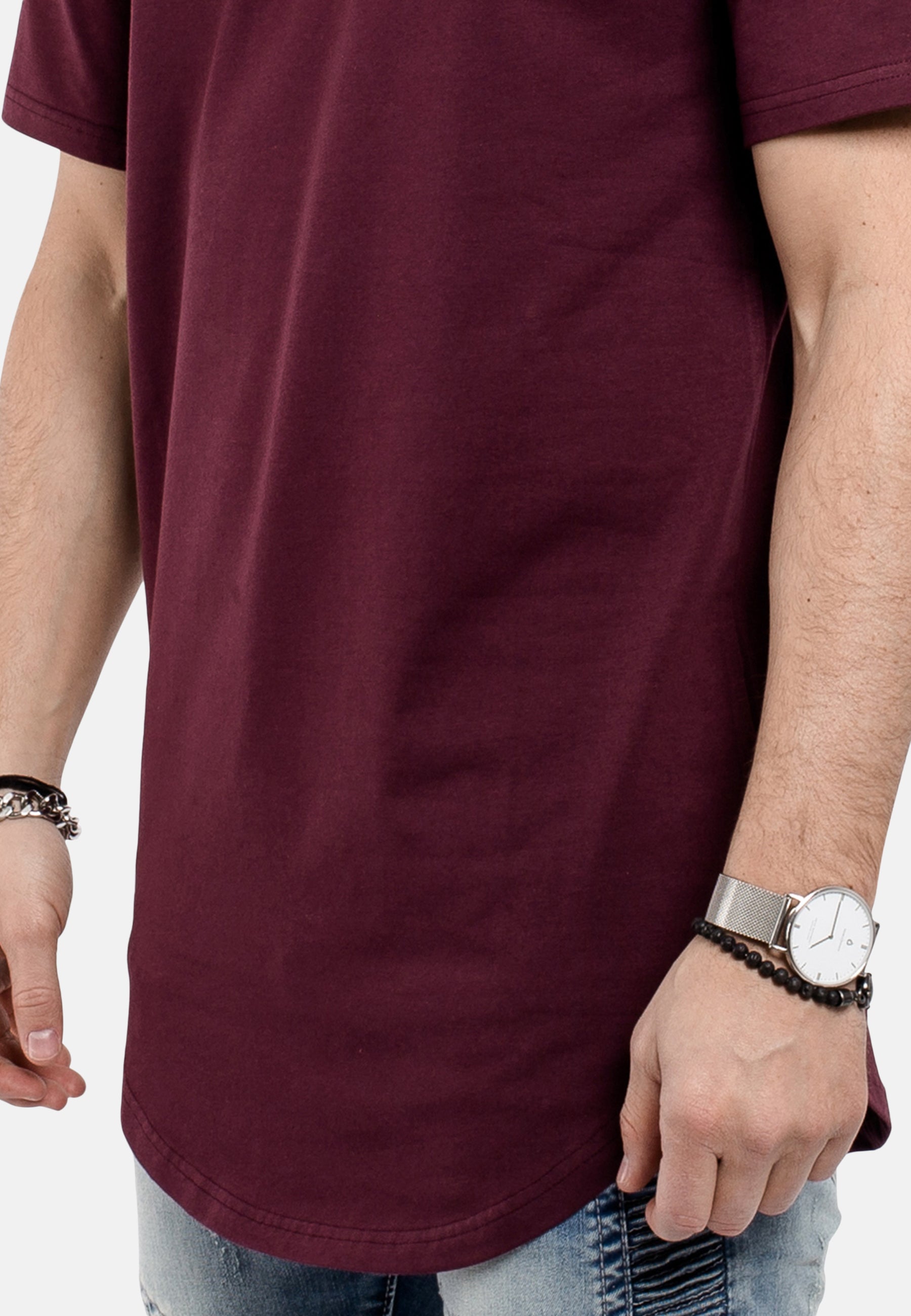 Oversized-Round-T-Shirt-Burgundy-Detail
