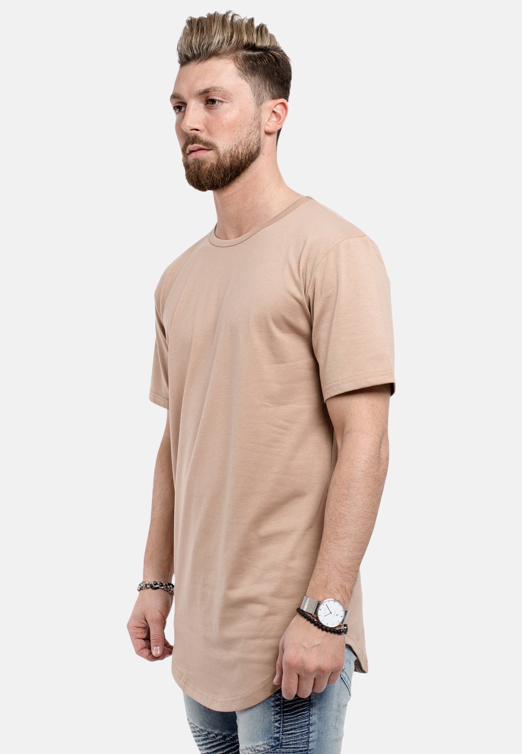 Oversized-Round-T-Shirt-Desert-Side